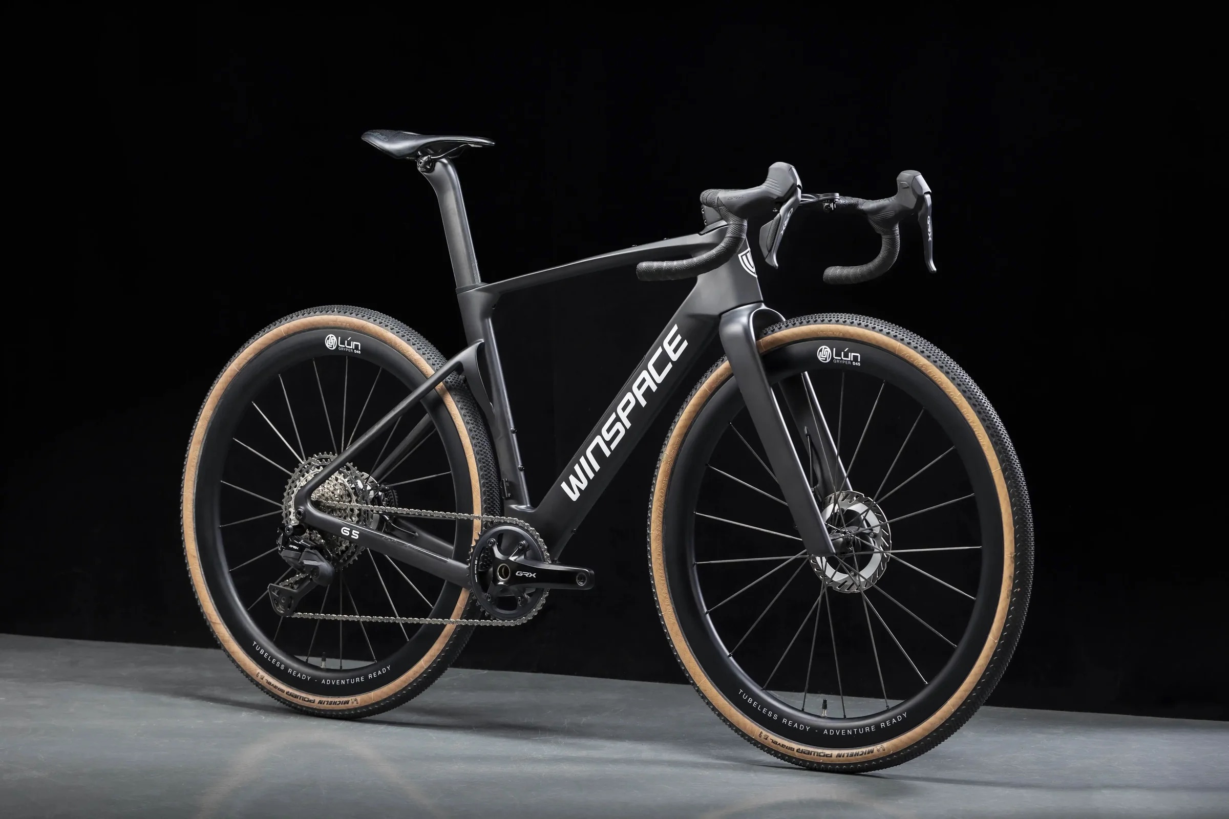 Winspace G5 in black