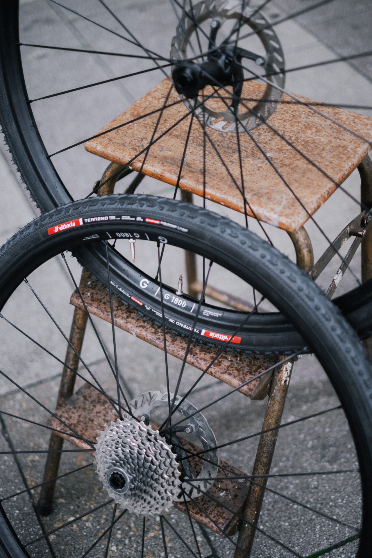 DT Swiss 1800 wheels.