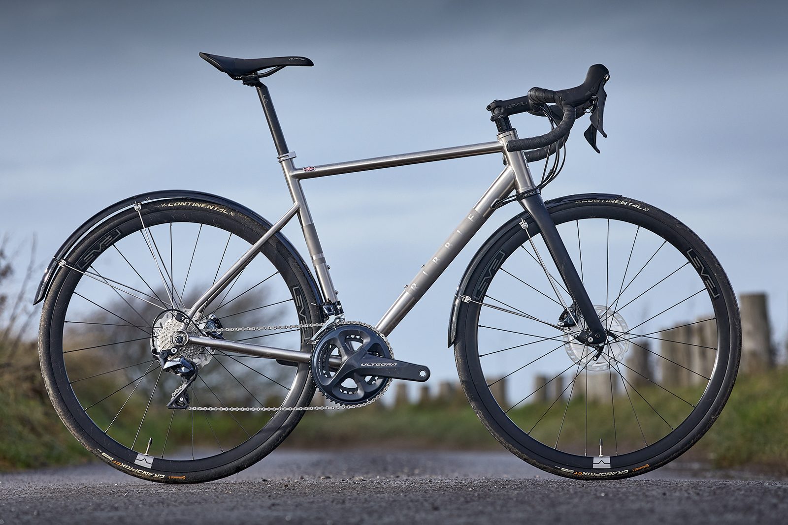 Pack shot of the Ribble Endurance Ti road bike