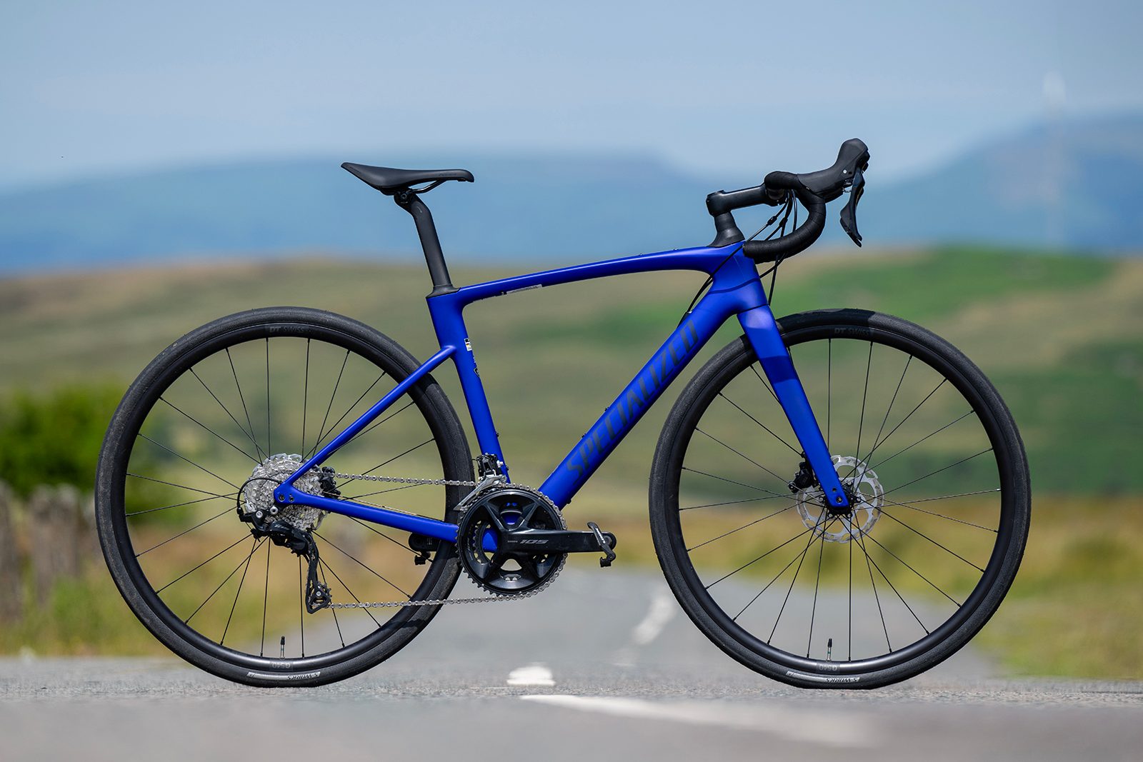 Specialized Roubaix SL8 Sport 105 road bike