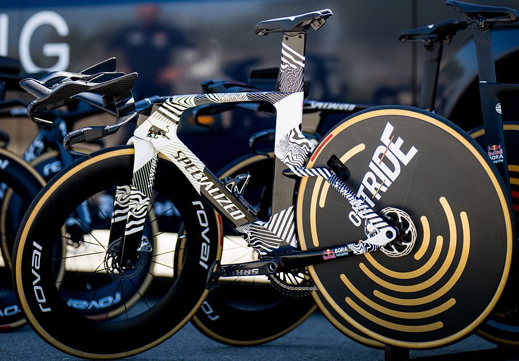 Remcův nový speciál na Tour: prototyp Specialized Shiv míří za časovkářskou slávou