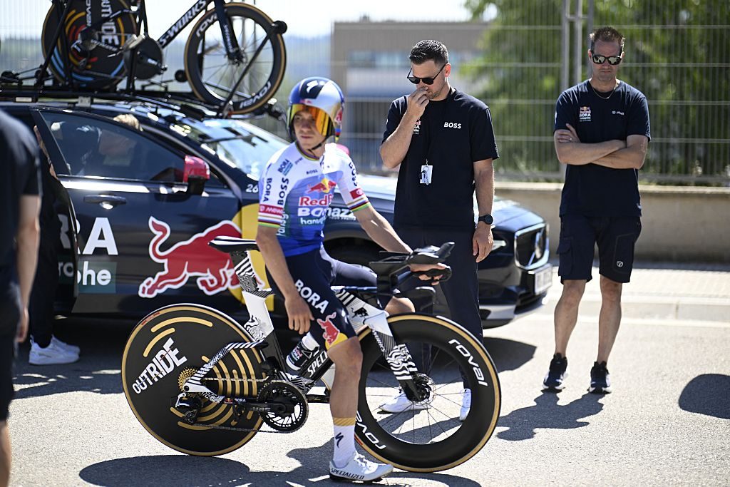 Remco Evenepoel riding the new prototype Specialized Shiv TT time trial bike