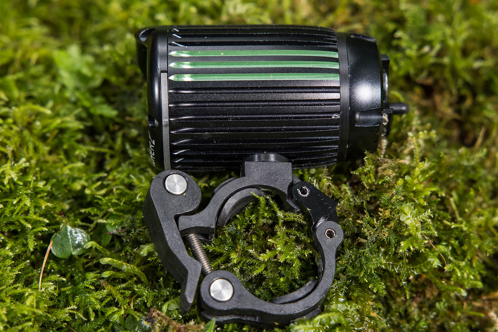 Lumicycle Explorer 2 Enduro Pack - 04 Lumicycle Explorer 2 Enduro Pack front light for mountain bikers