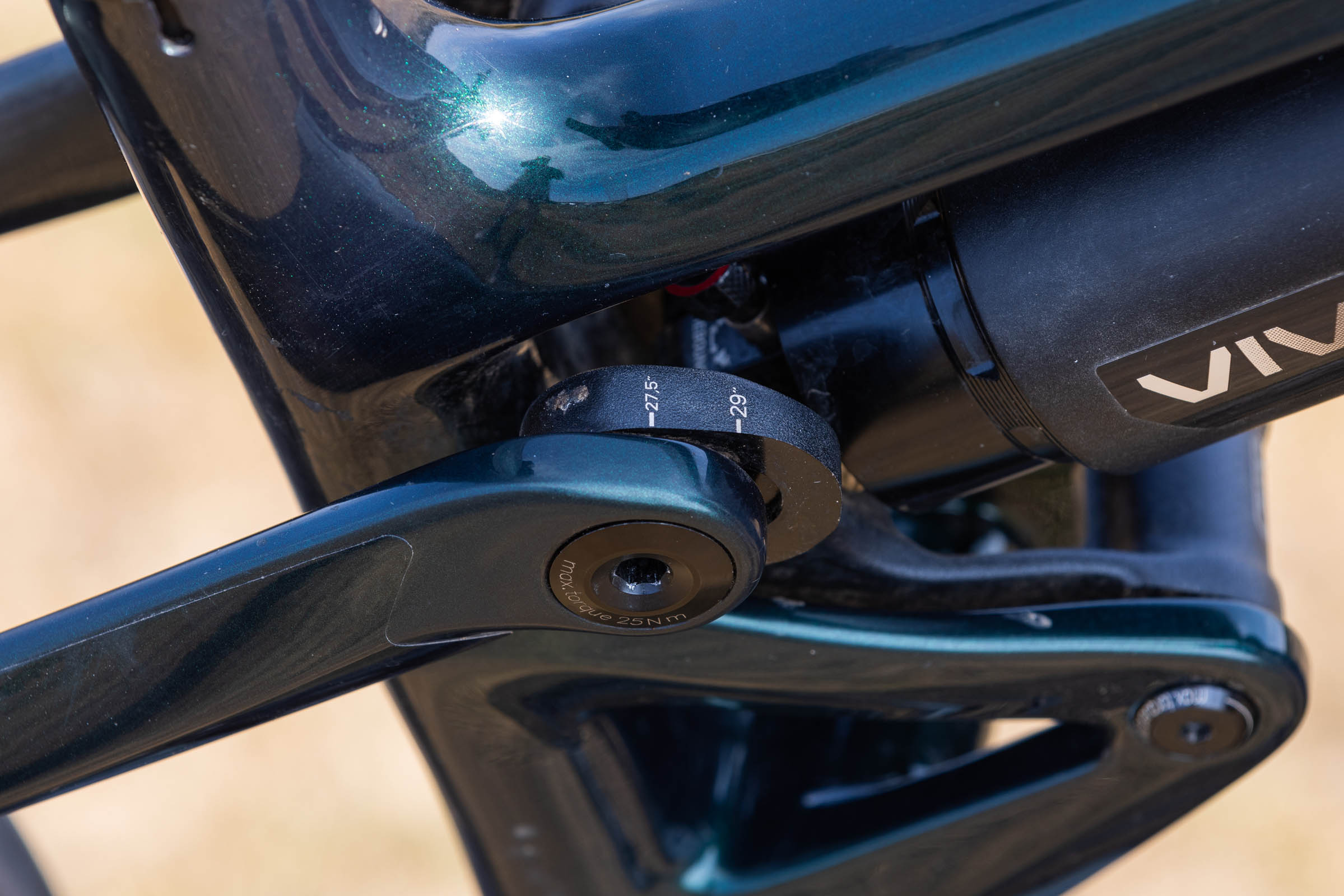 Close-up of the Merida Lithos 8000’s 27.5in and 29in rear-wheel flip-chip adjustment