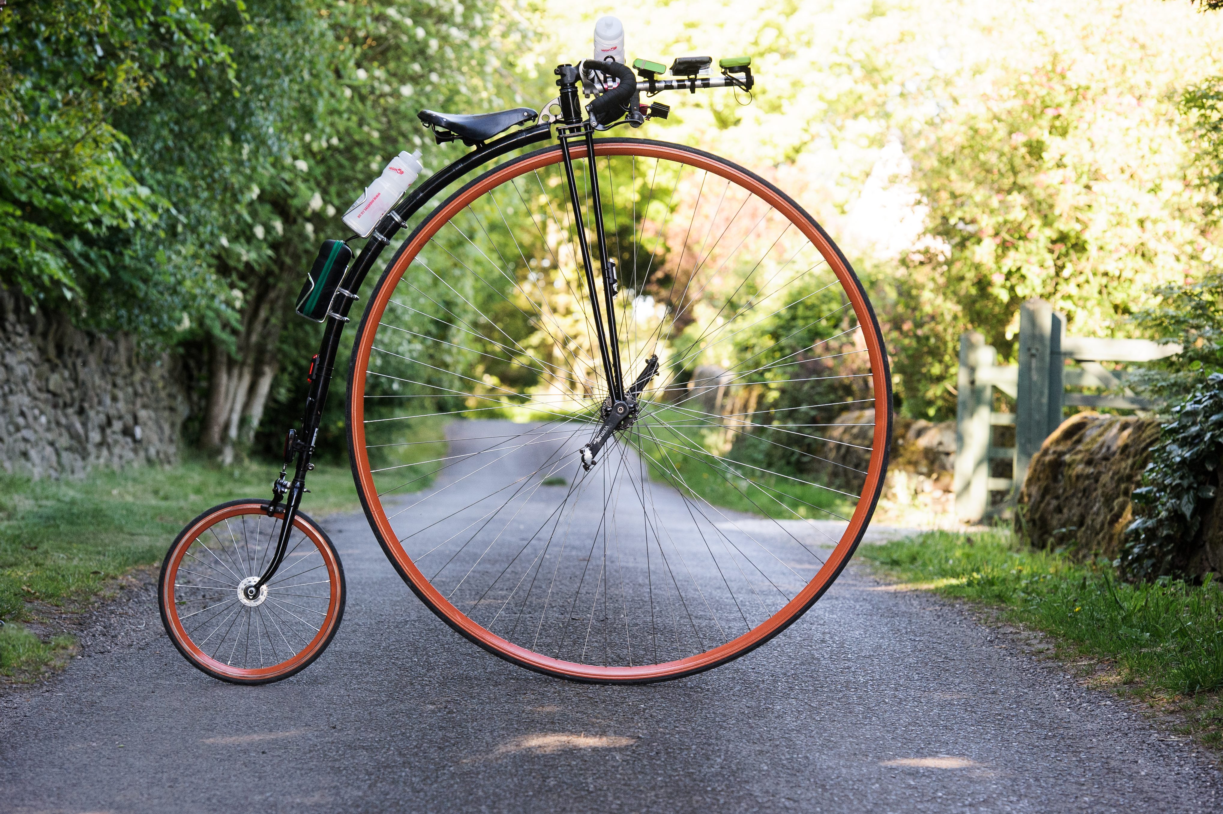 Richard Thoday beats penny farthing Lands End John o'Groats record