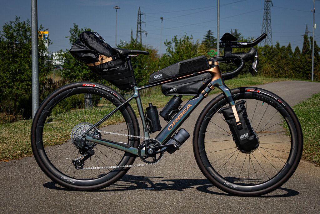 Bike fitted with 700x42c Vittoria RideArmor tyres.