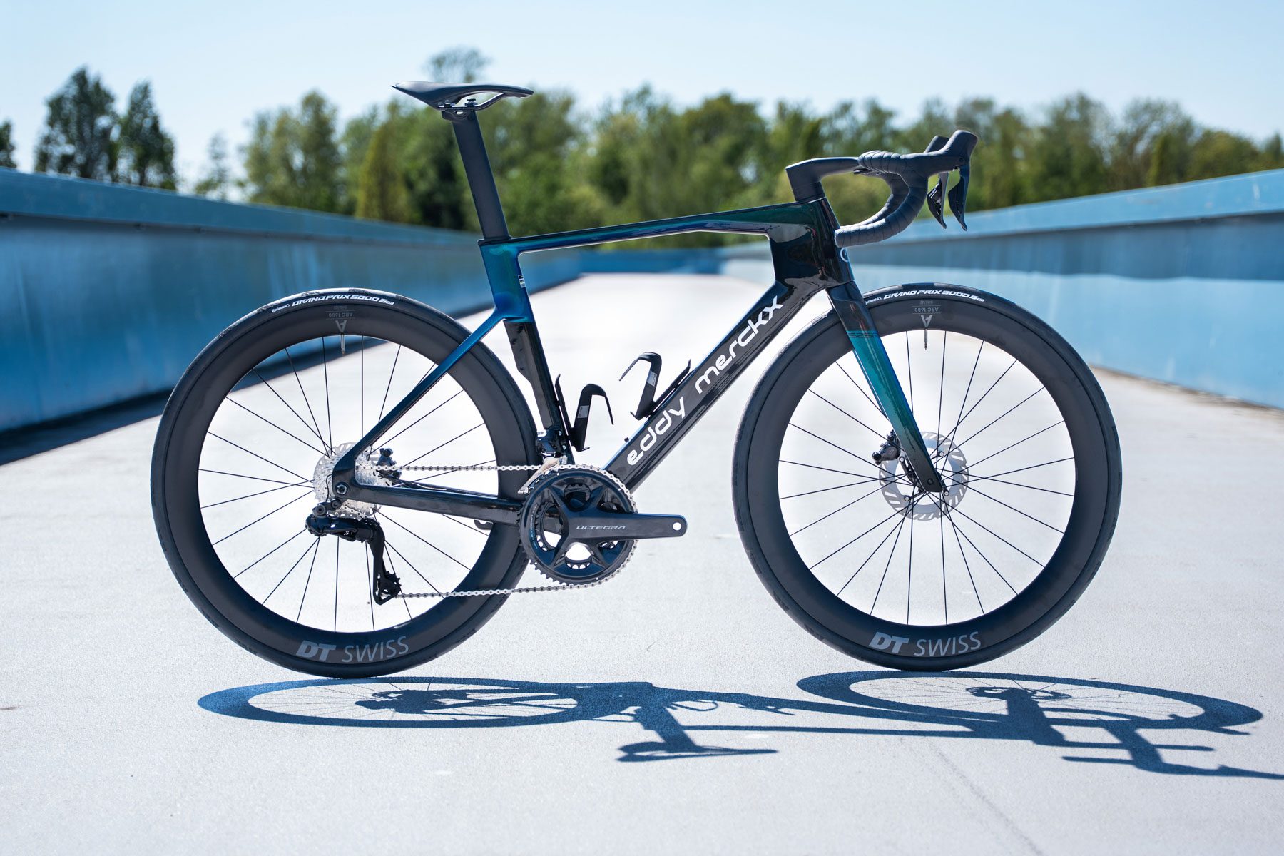 New Eddy Merckx 525R is an aero race bike that's actually designed