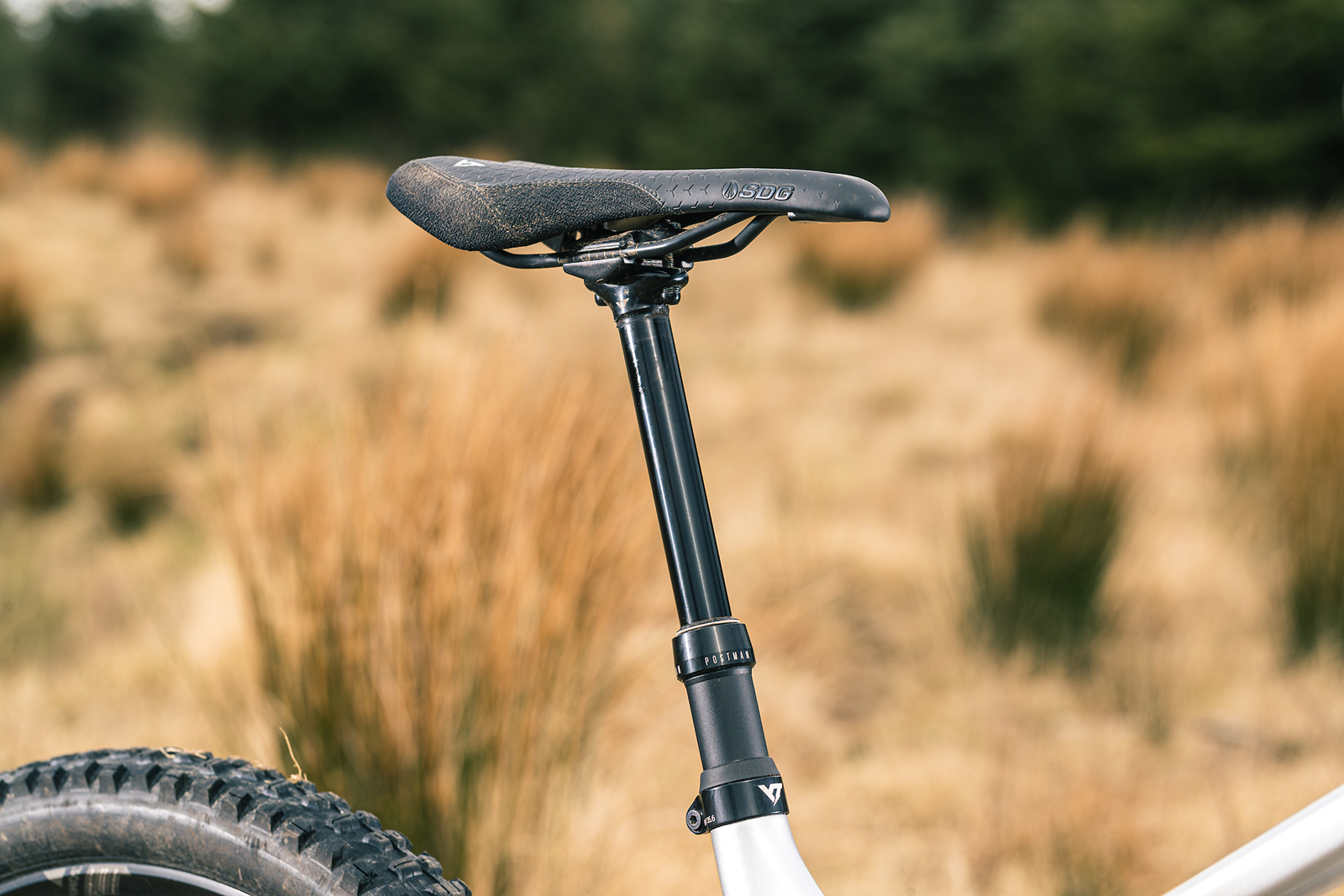 YT Jeffsy Blaze 07 YT Postman seatpost and SDG RADAR MTN saddle