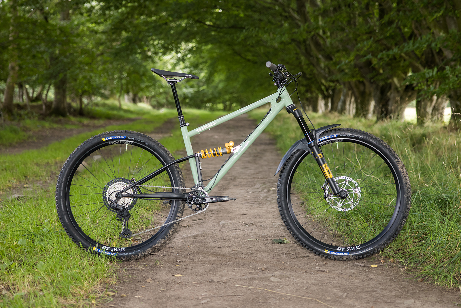 Pack shot of the Starling Murmur full suspension mountain bike