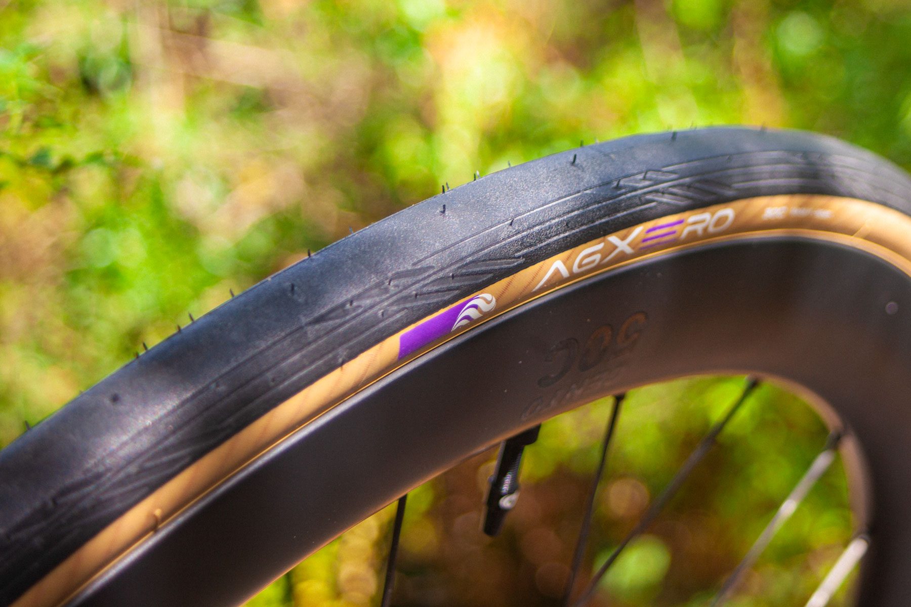 Agxero clincher