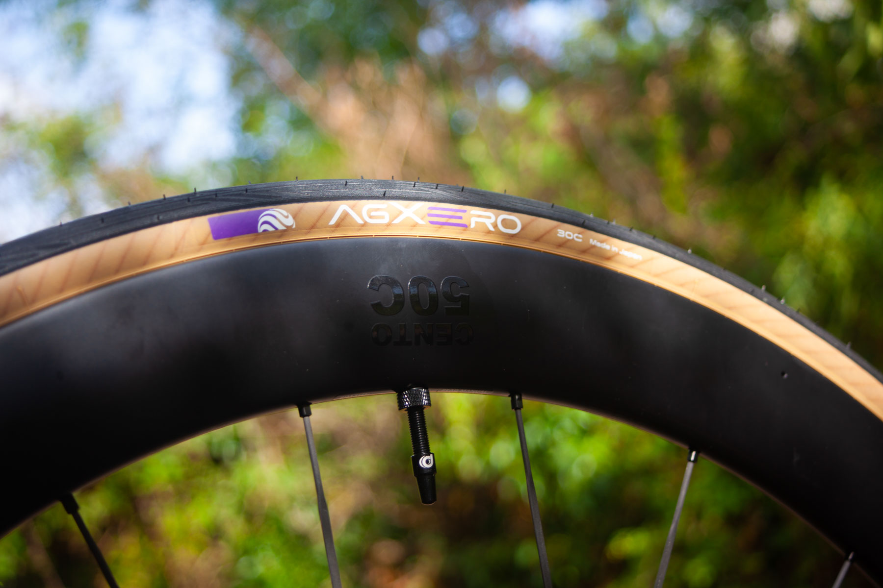 Agxero clincher
