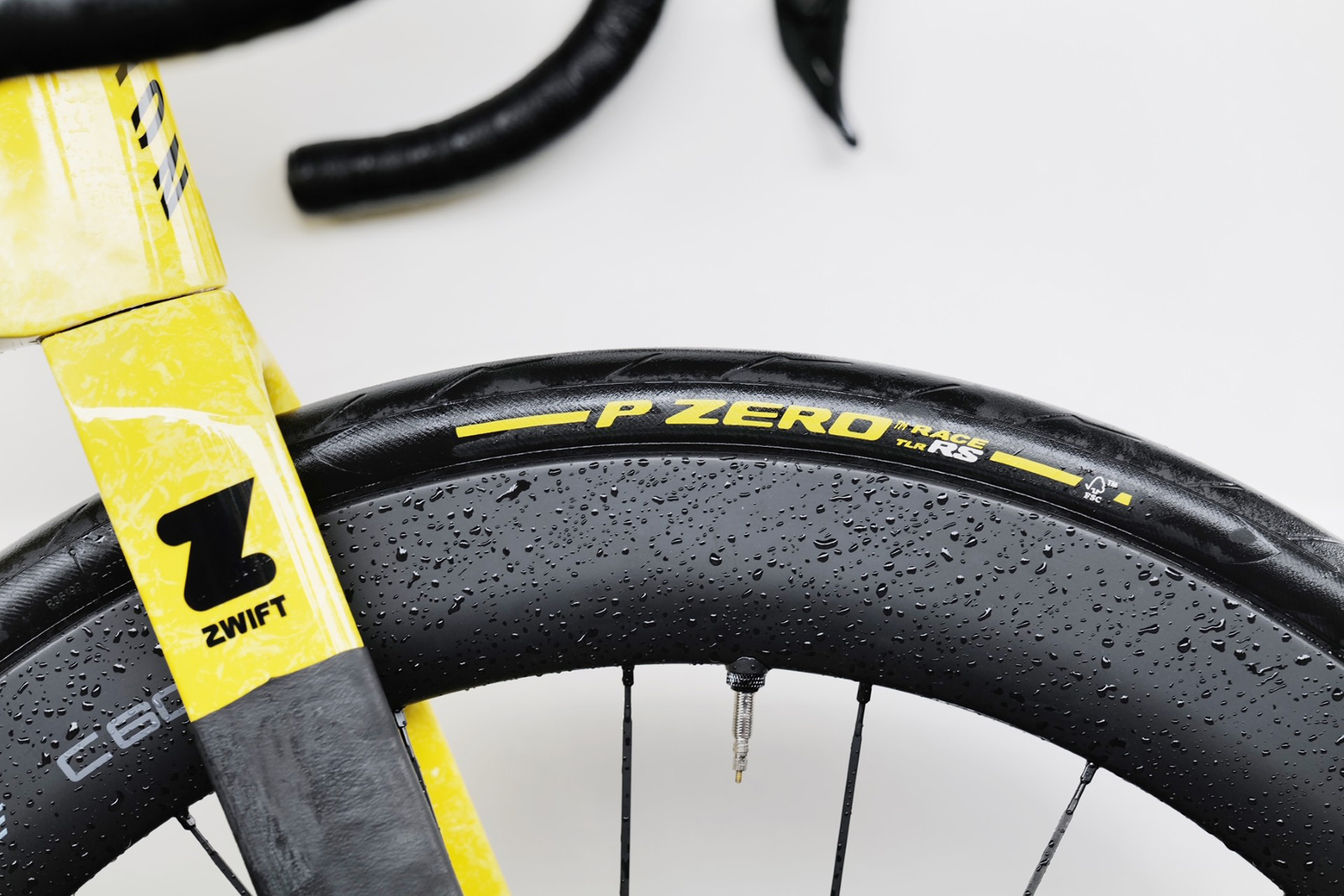 Pirelli P-Zero Race tyre on Canyon Aeroad.