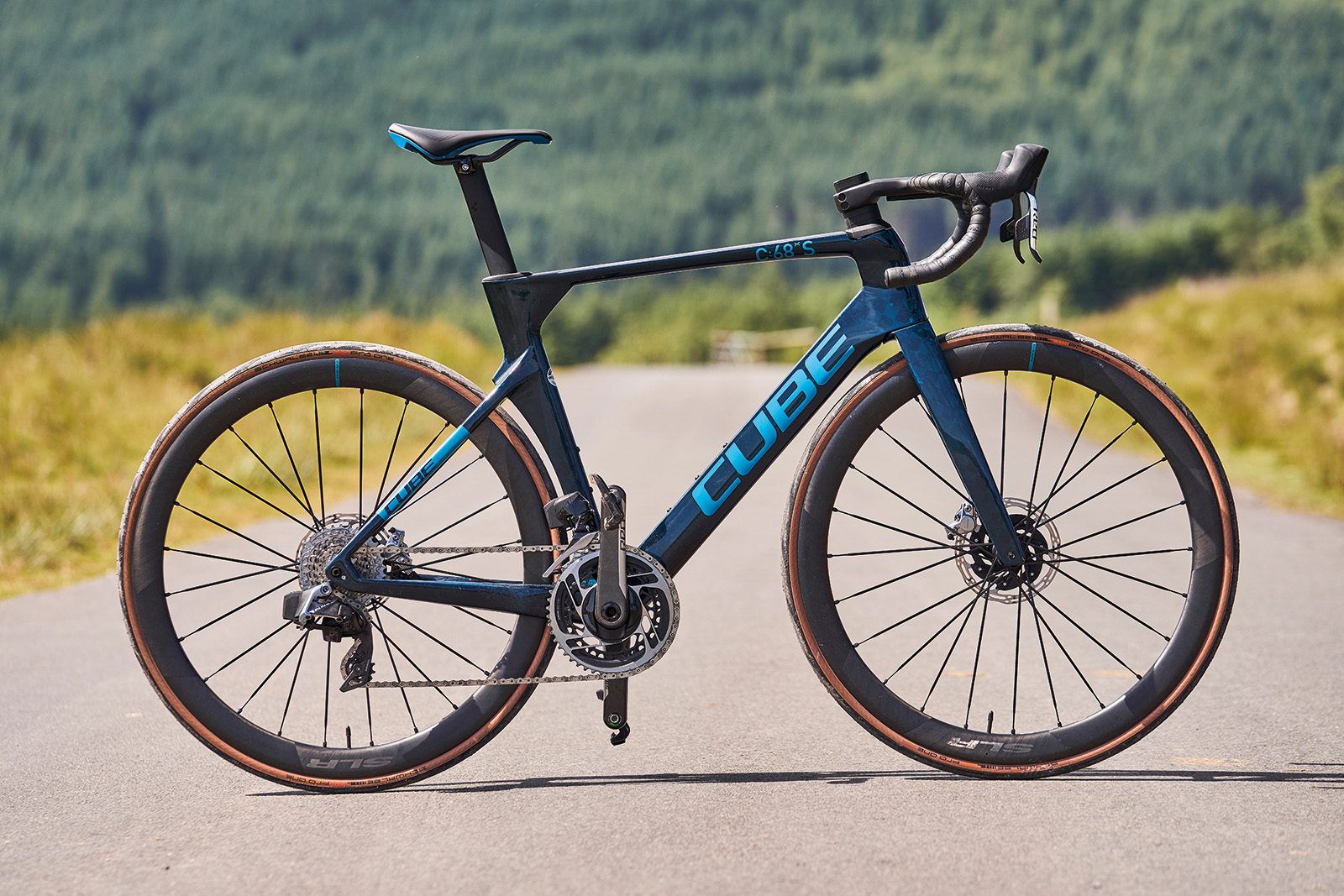 Pack shot of the Cube Litening C:68X SL road bike