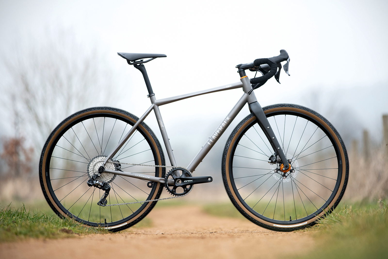 Pack shot of the J Laverack GRiT gravel bike