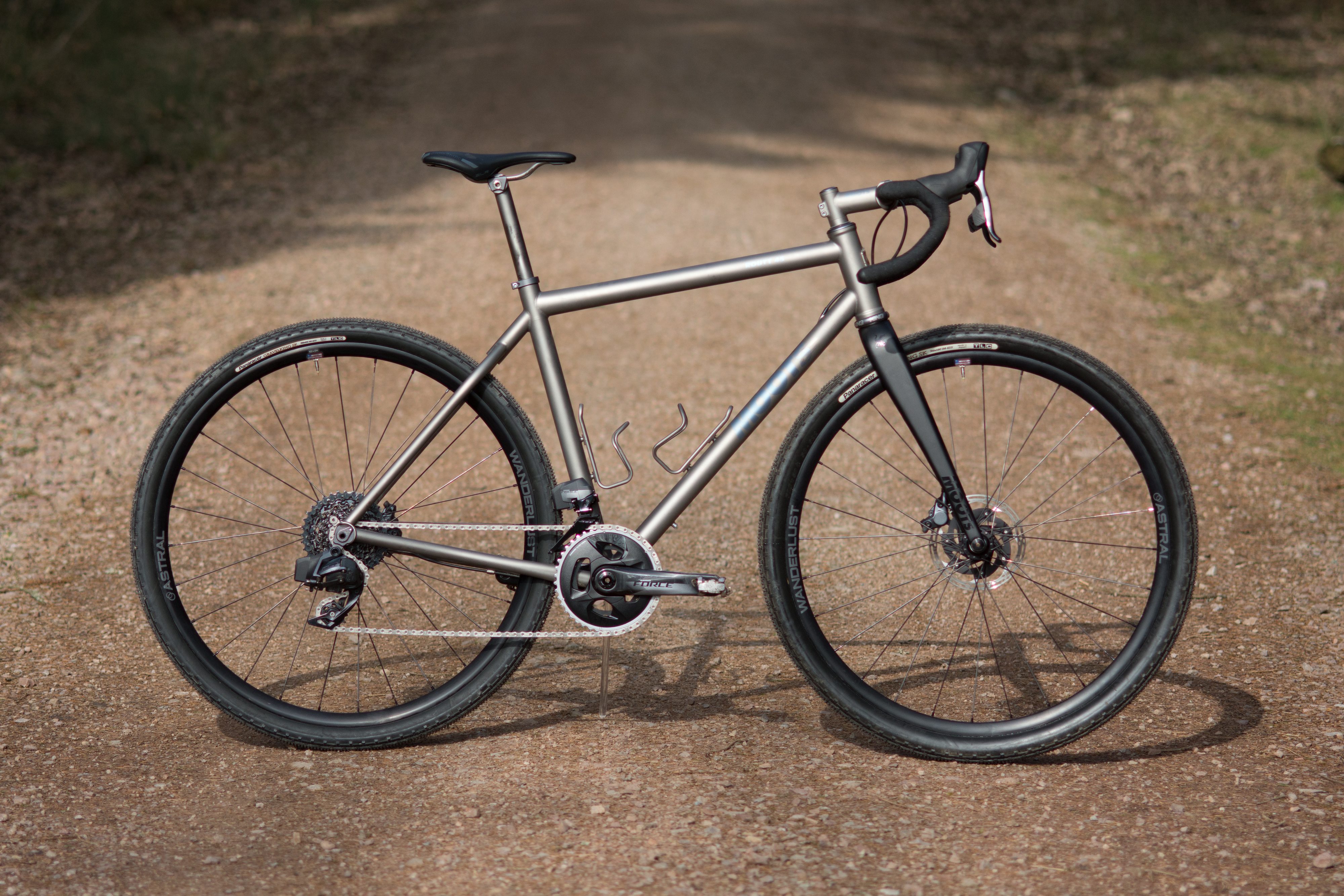 Moots Routt 45 Ti gravel bike