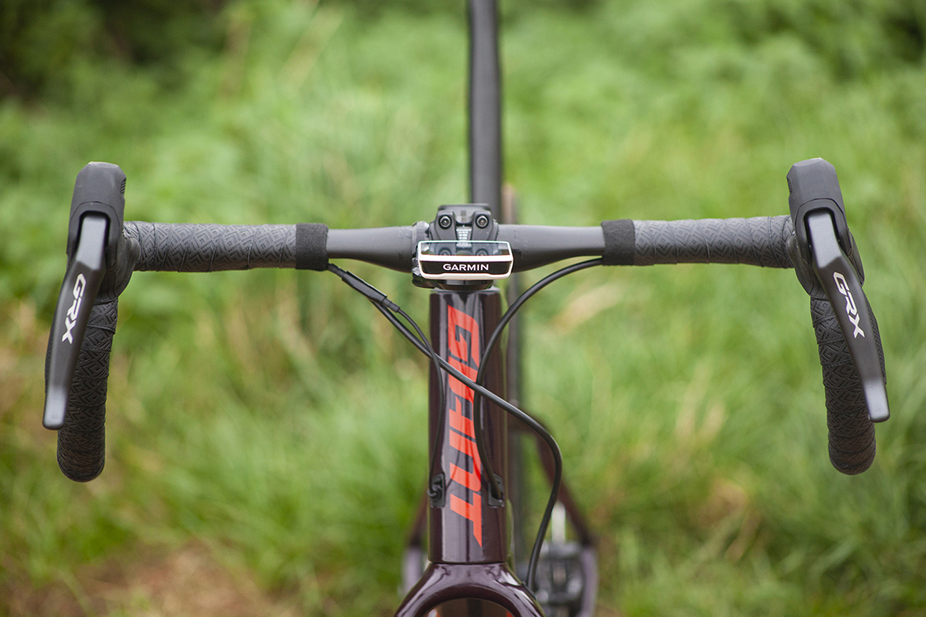 Giant Revolt Advanced 2022 news - 13 XR D-Fuse bar on the Giant Revolt Advanced gravel bike