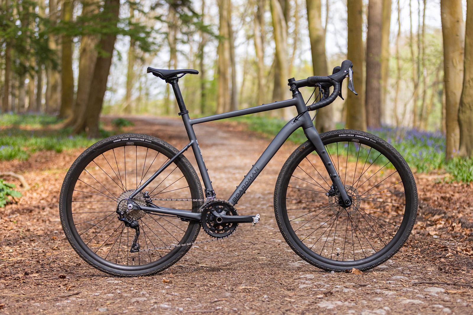 Pack shot of the Boardman ADV 8.9 gravel bike