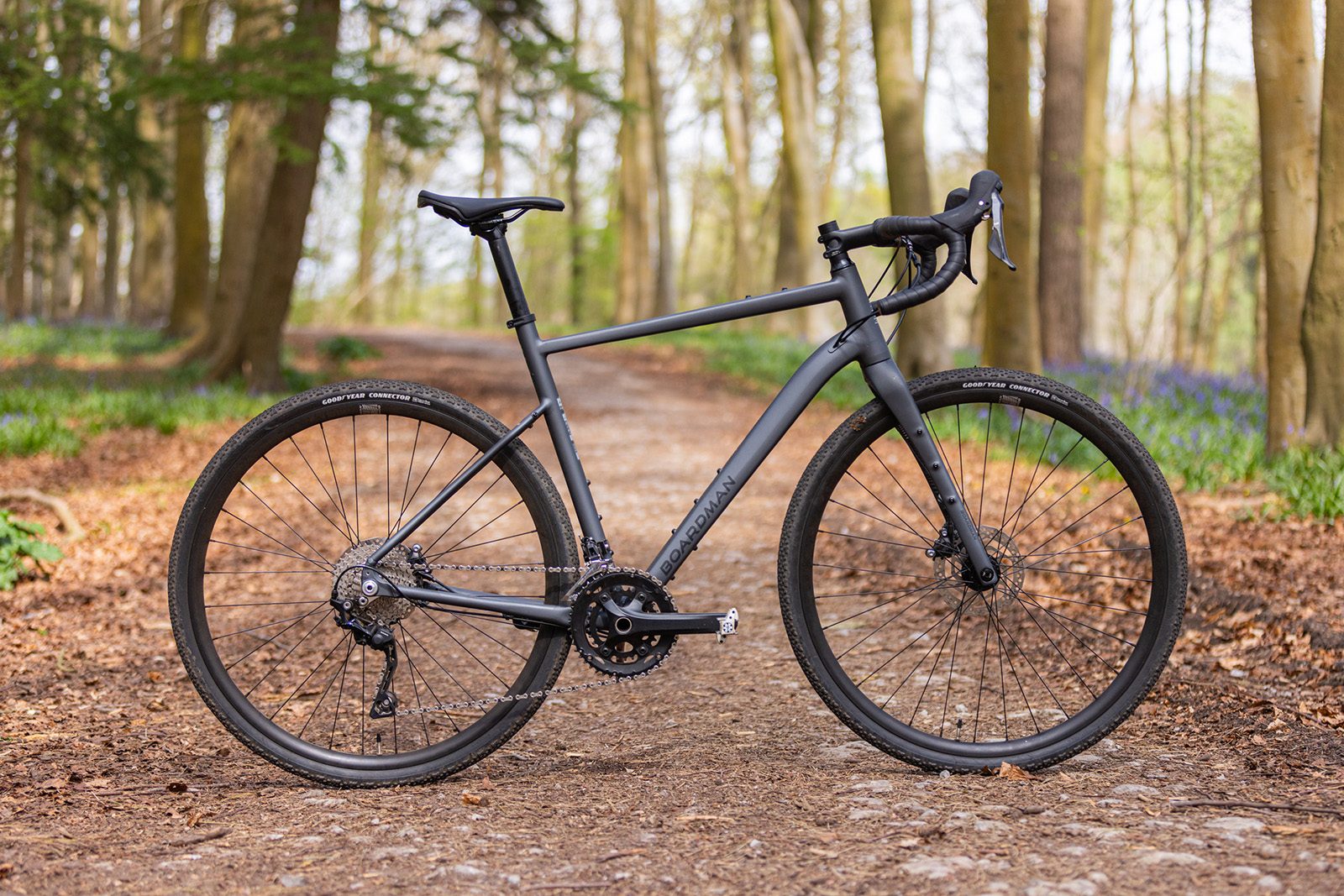 Pack shot of the Boardman ADV 8.9 gravel bike