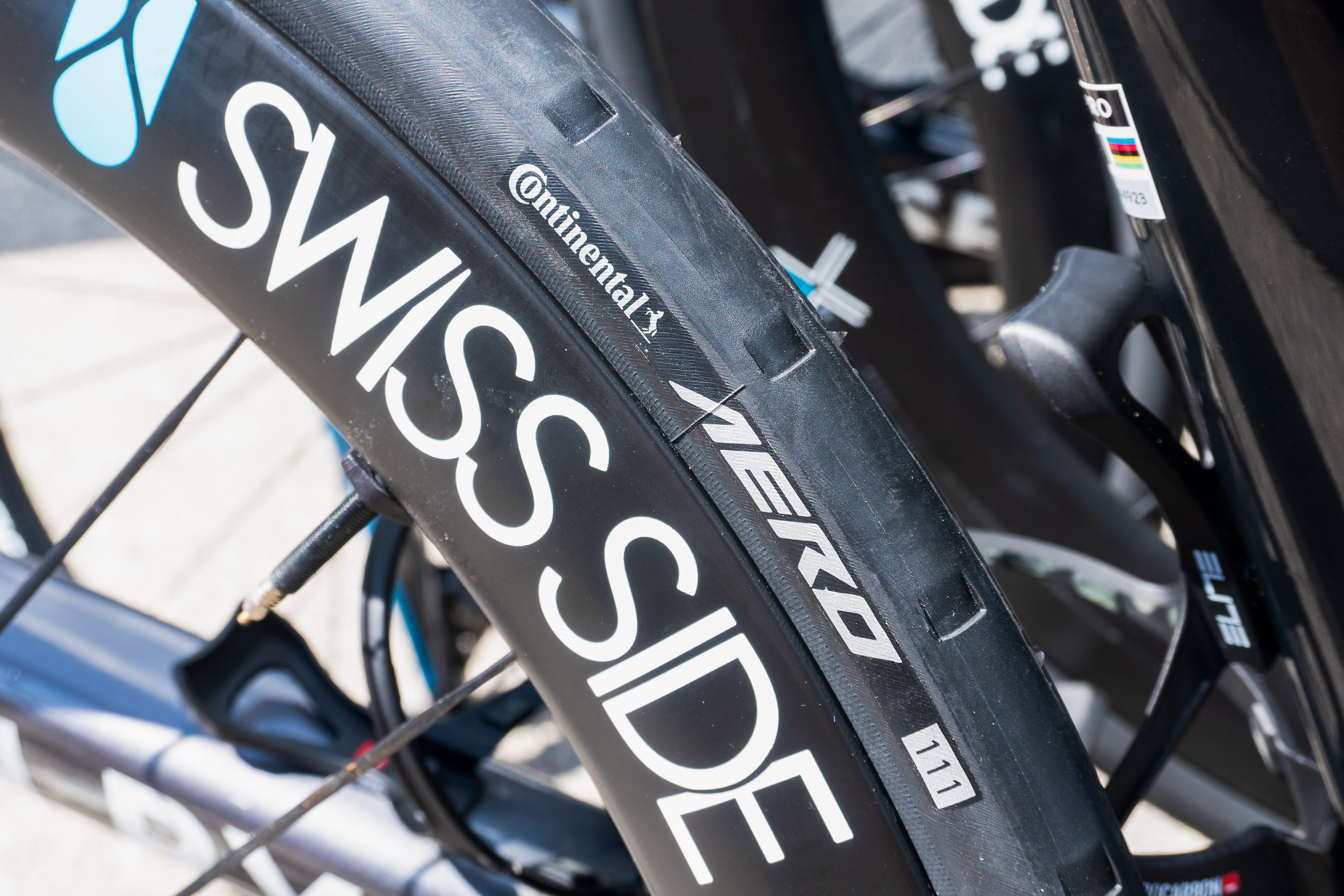 Continental Aero 111 front tyre on Swiss Side rim