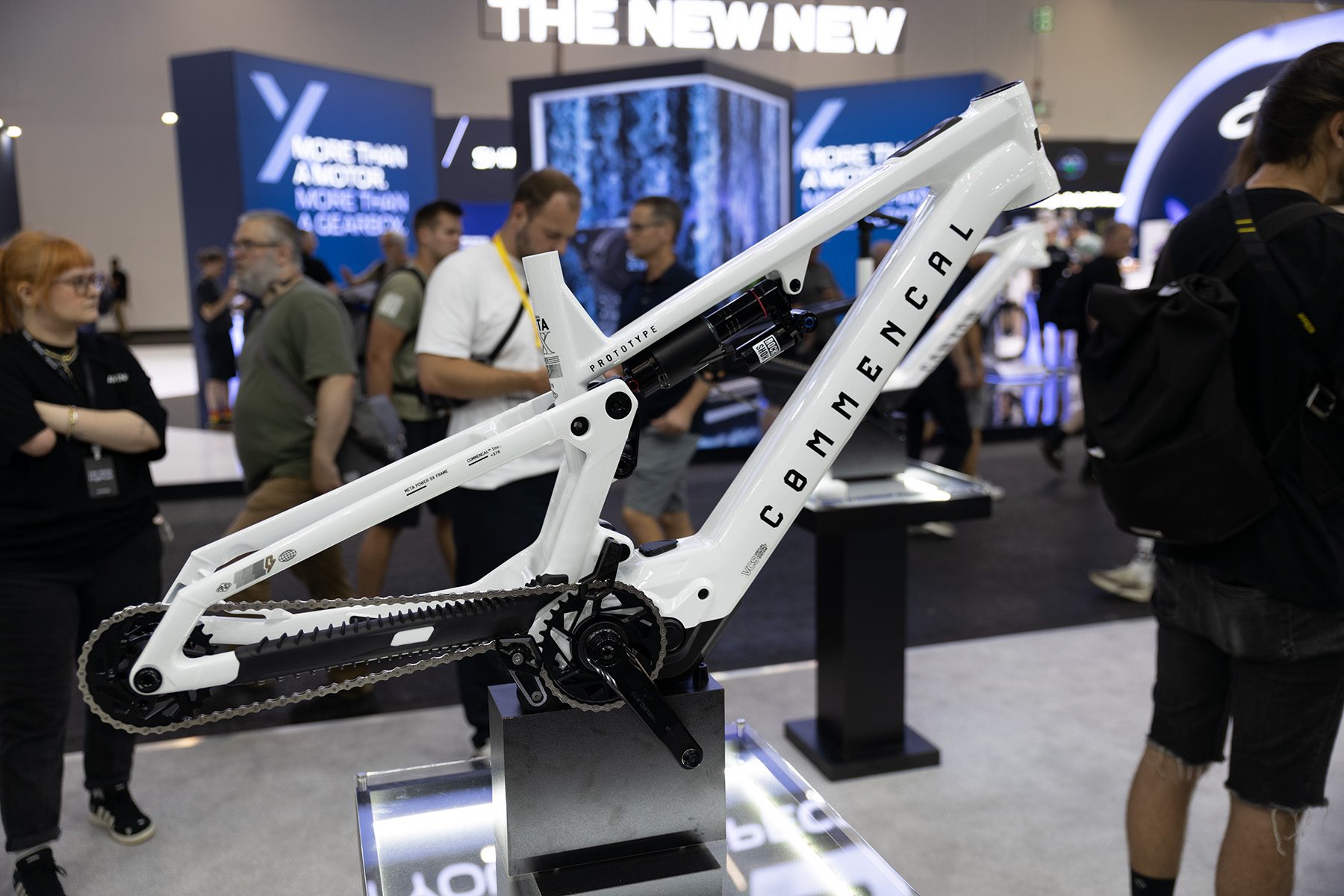 Avinox MG Concept Commencal