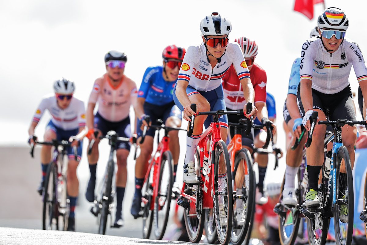 Lizzie Deignan racing for Team GB.