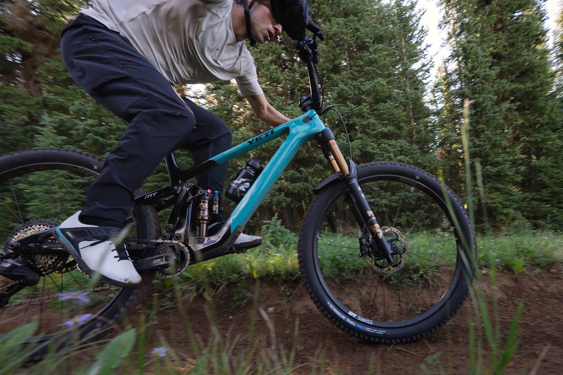 Yeti MT on trail