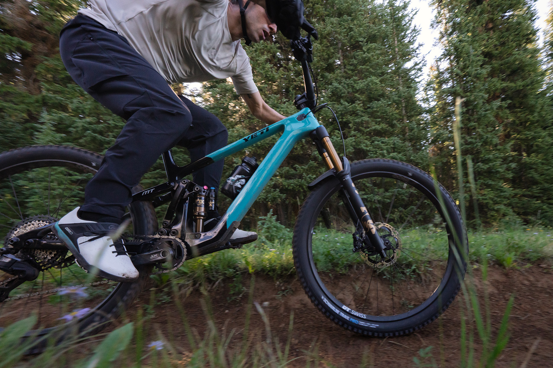 Yeti MT on trail