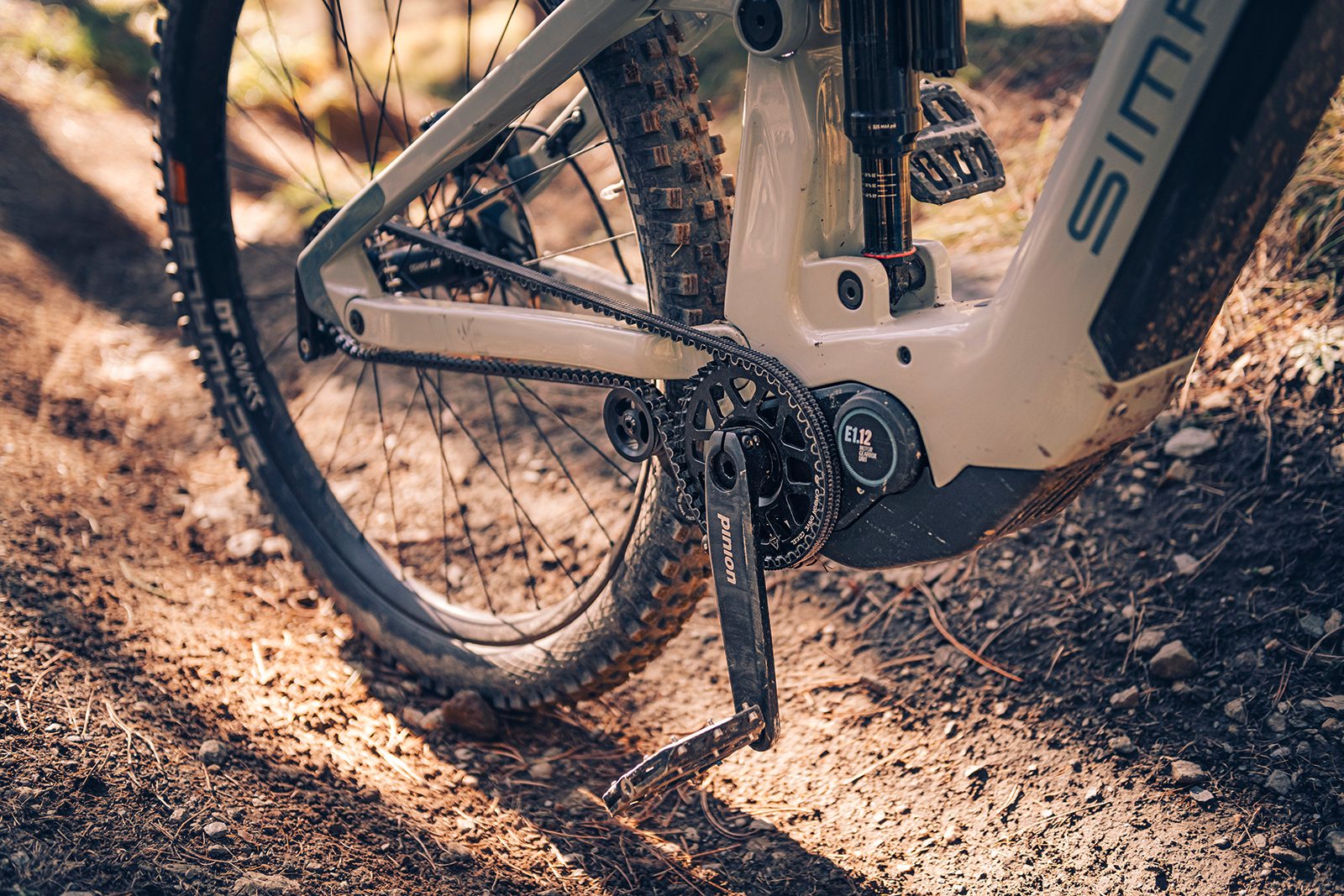 Pinion's MGU combines a gearbox, ebike motor and belt drive!
