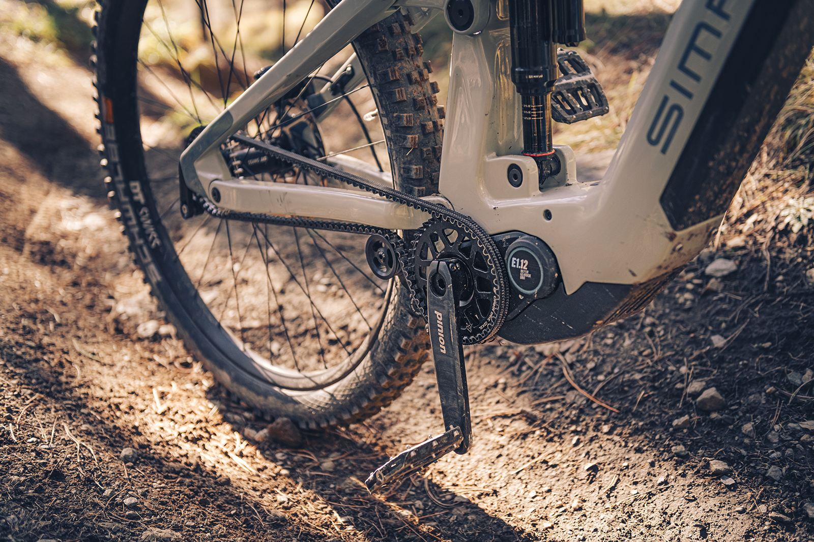 Pinion's MGU combines a gearbox, ebike motor and belt drive!