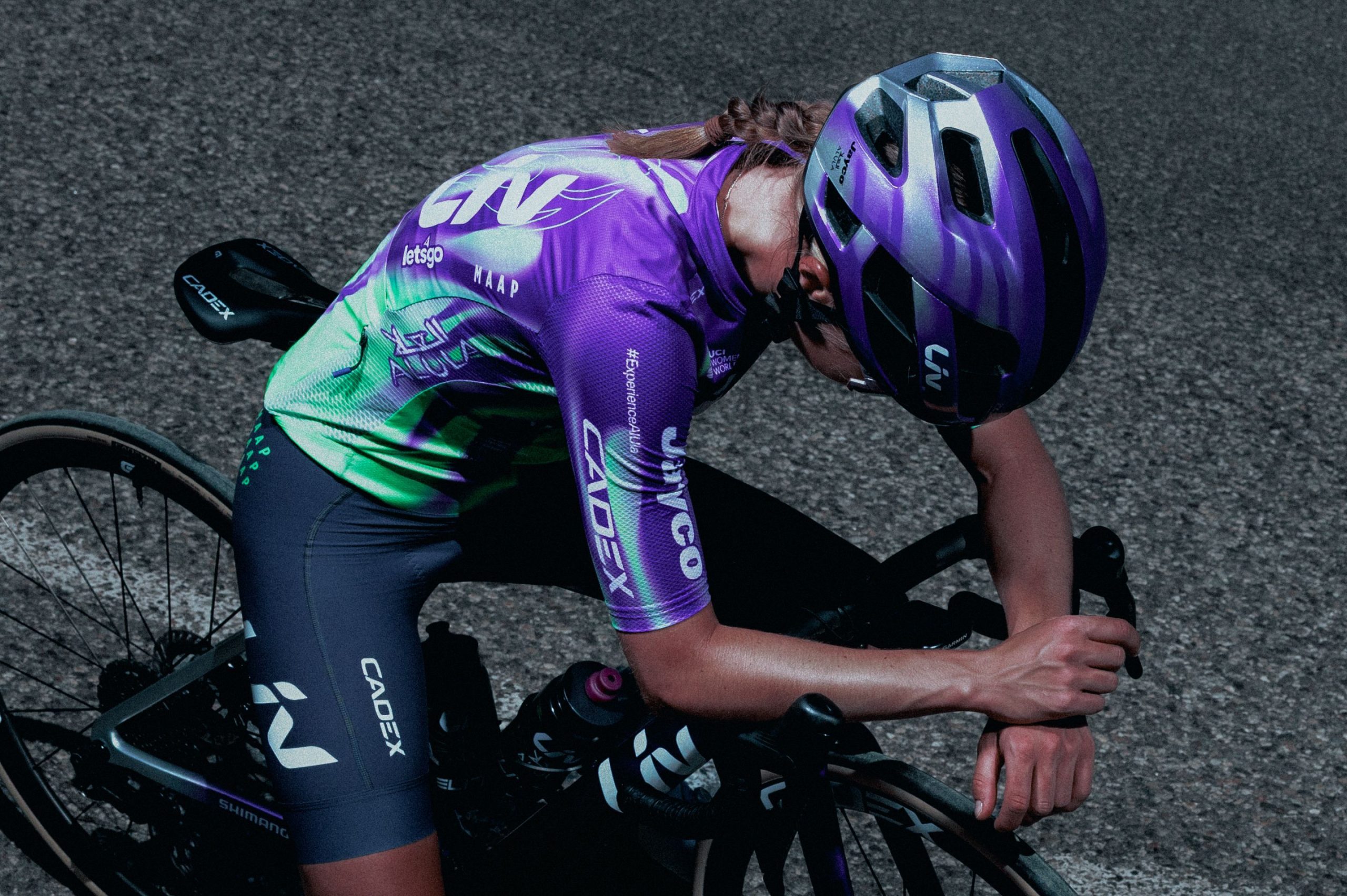 Liv-AlUla-Jayco rider wearing Tour de France Femmes kit.
