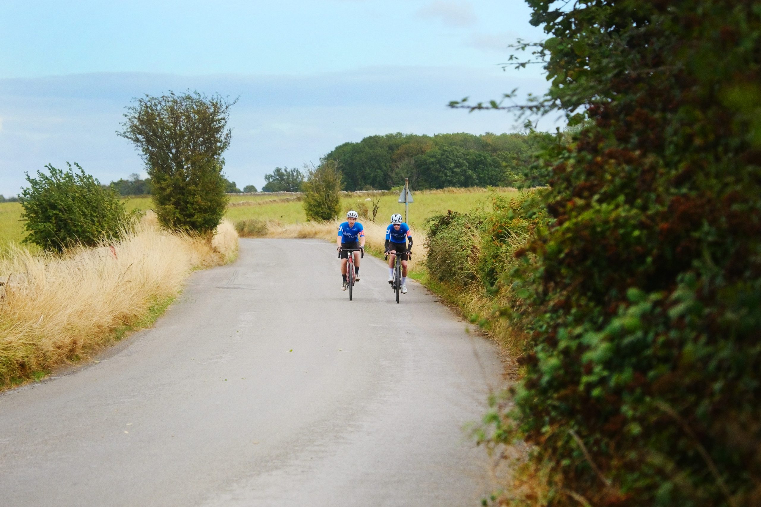 Felix Smith and Simon von Bromley riding the Gravel before the Romans audax