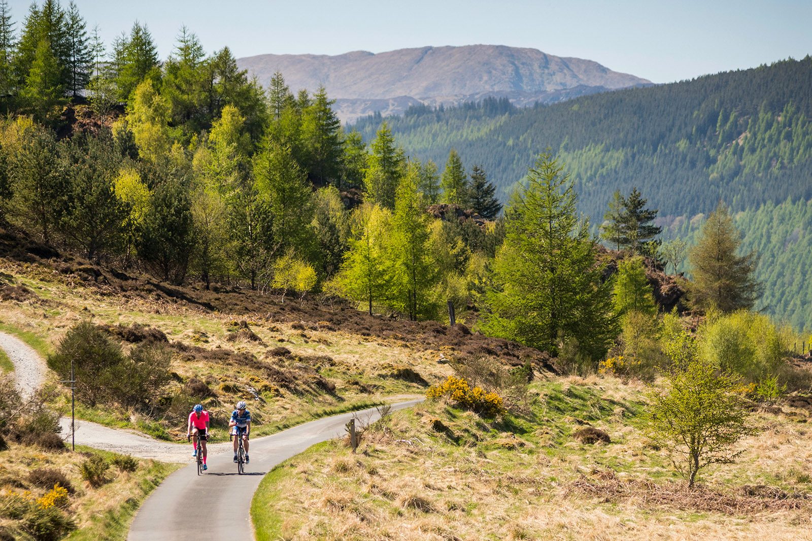 Two cyclist riding the St Columba’s Way: Iona to St Andrews