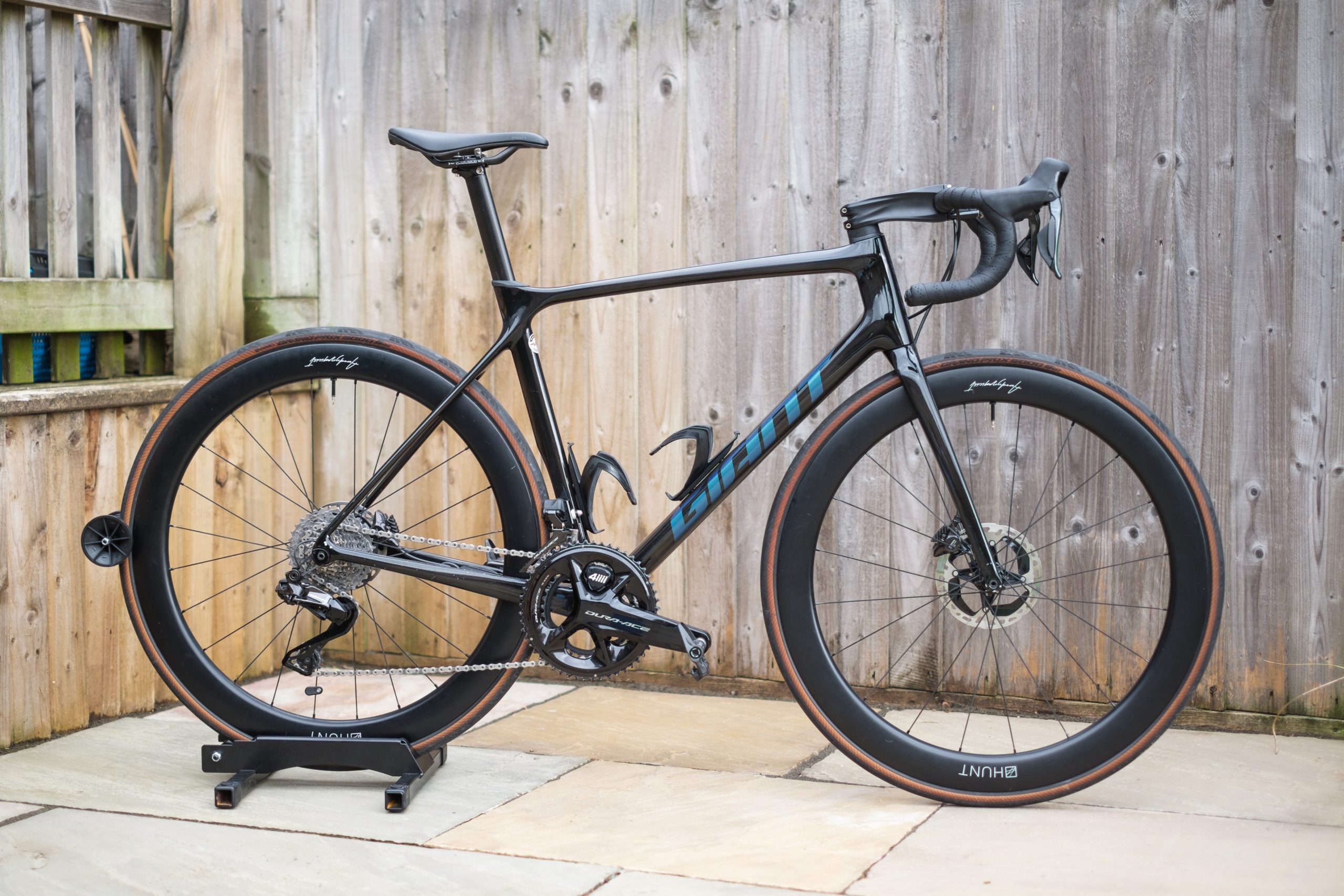Giant TCR Advanced Pro Disc with Favero Assioma Pro RS power meter pedals