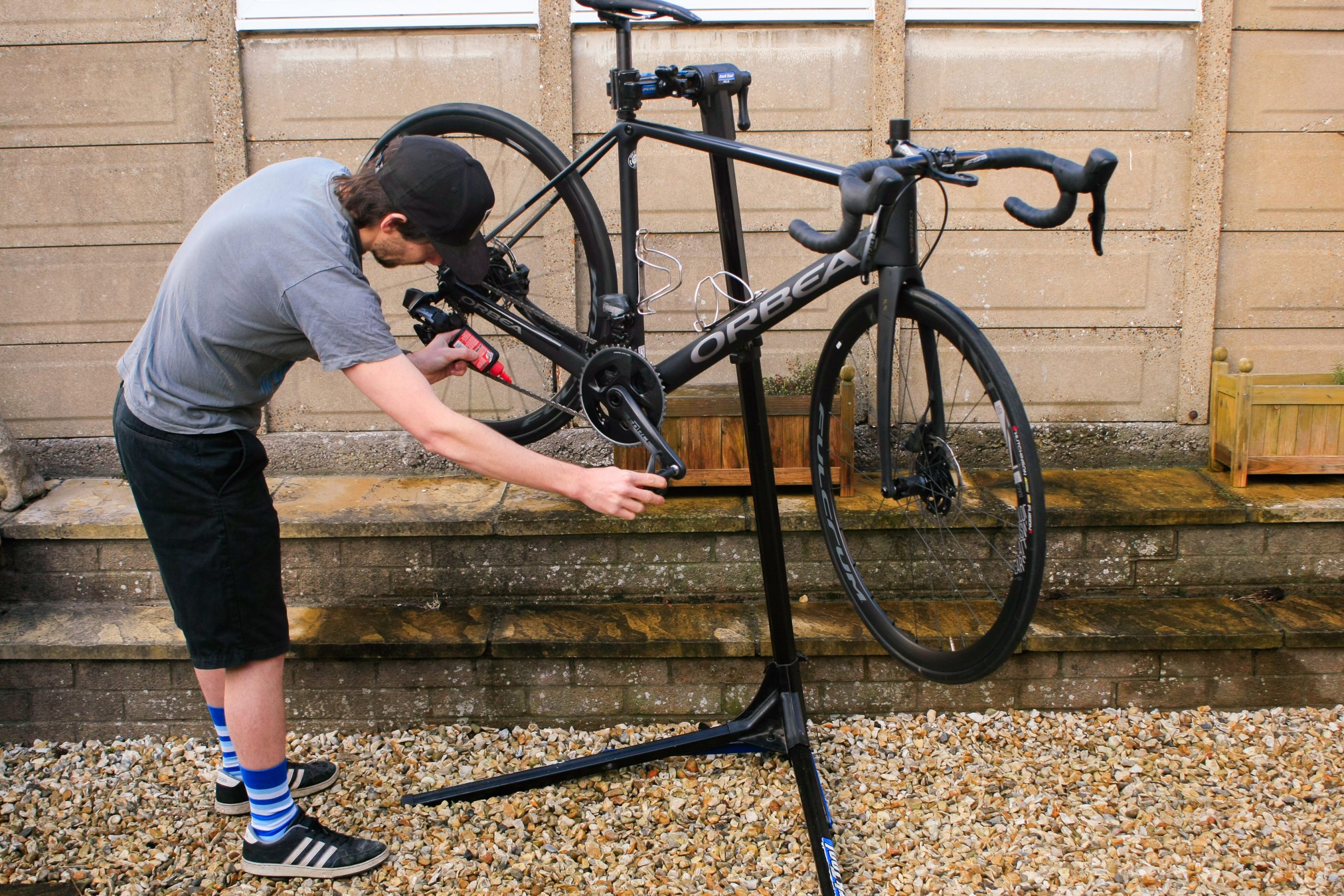 Lubing a chain on a bike