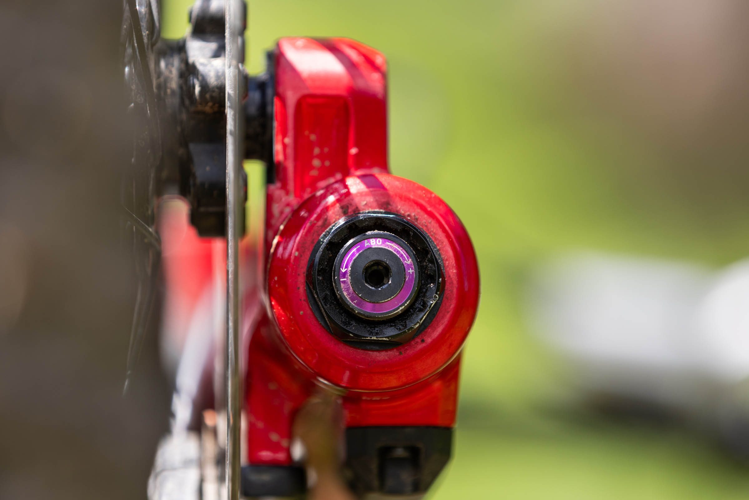 RockShox ZEB ABO adjuster.