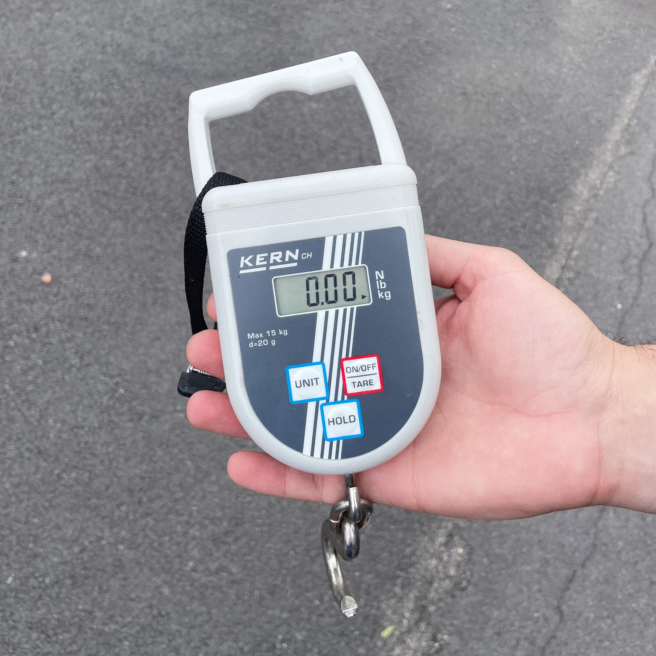 The UCI-approved Kern hanging scale for weighing bikes