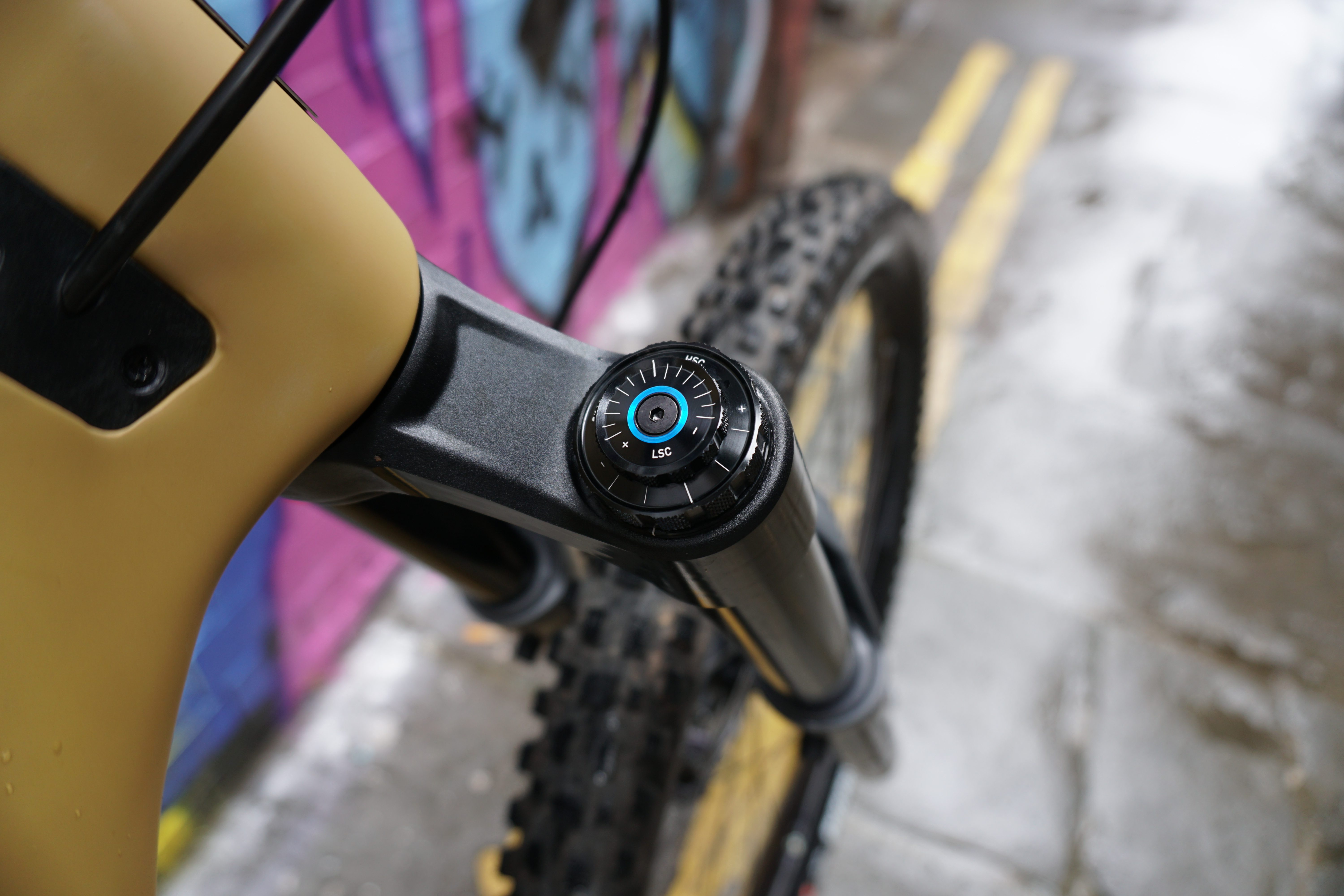 RockShox Zeb Ultimate fork high speed and low speed compression adjustment