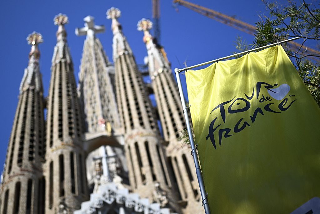 Sagrada Família and a flag of TDF