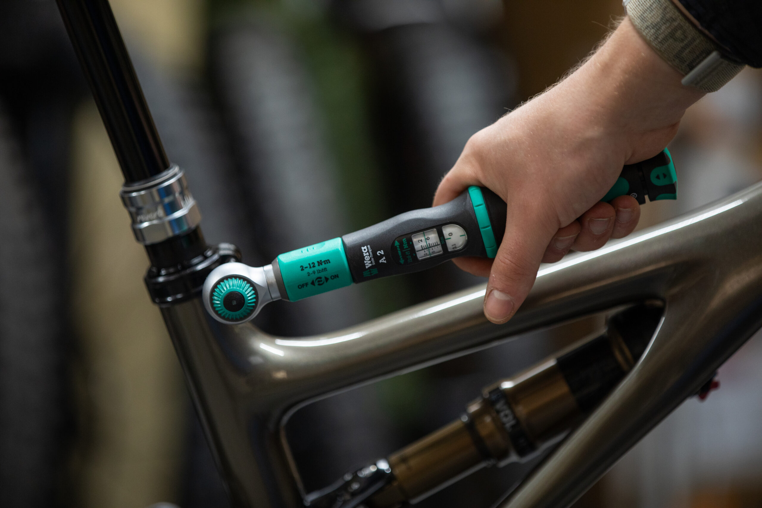 Oscar Huckle using a Wera Safety Torque A2 torque wrench