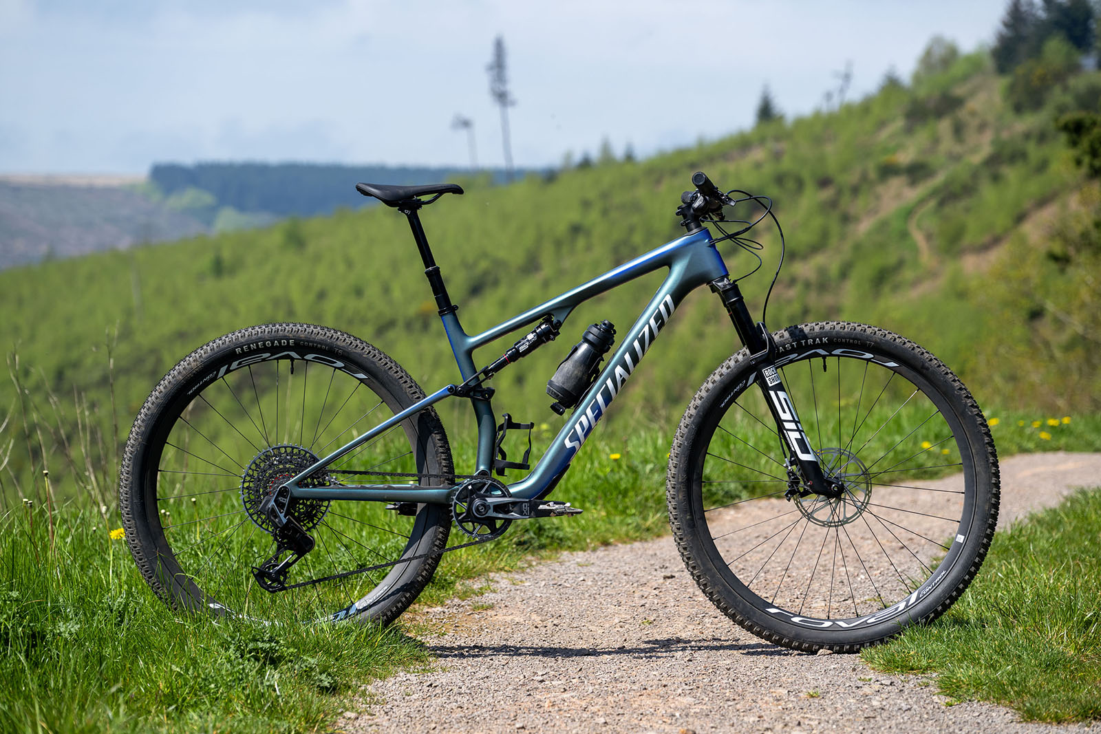 Pack shot of the Specialized Epic 8 Pro full suspension mountain bike