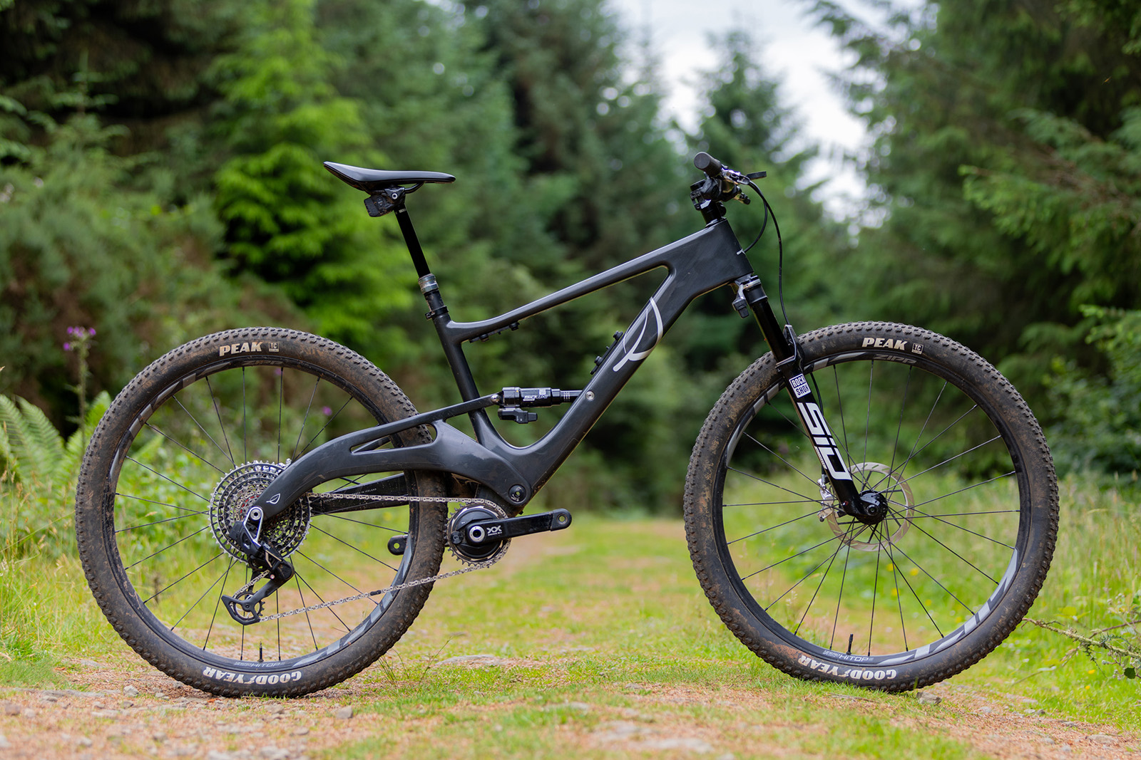 Pack shot of the Lauf Elja XC Ultimate Flight Attendant full suspension mountain bike