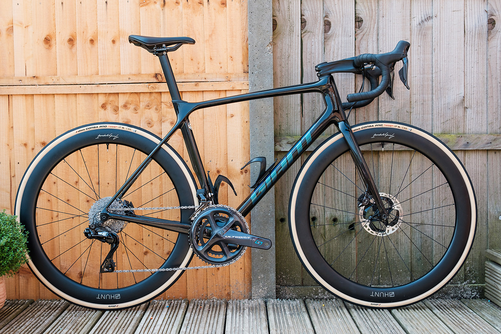 Vittoria Corsa Pro TLR road tyre on Hunt wheels