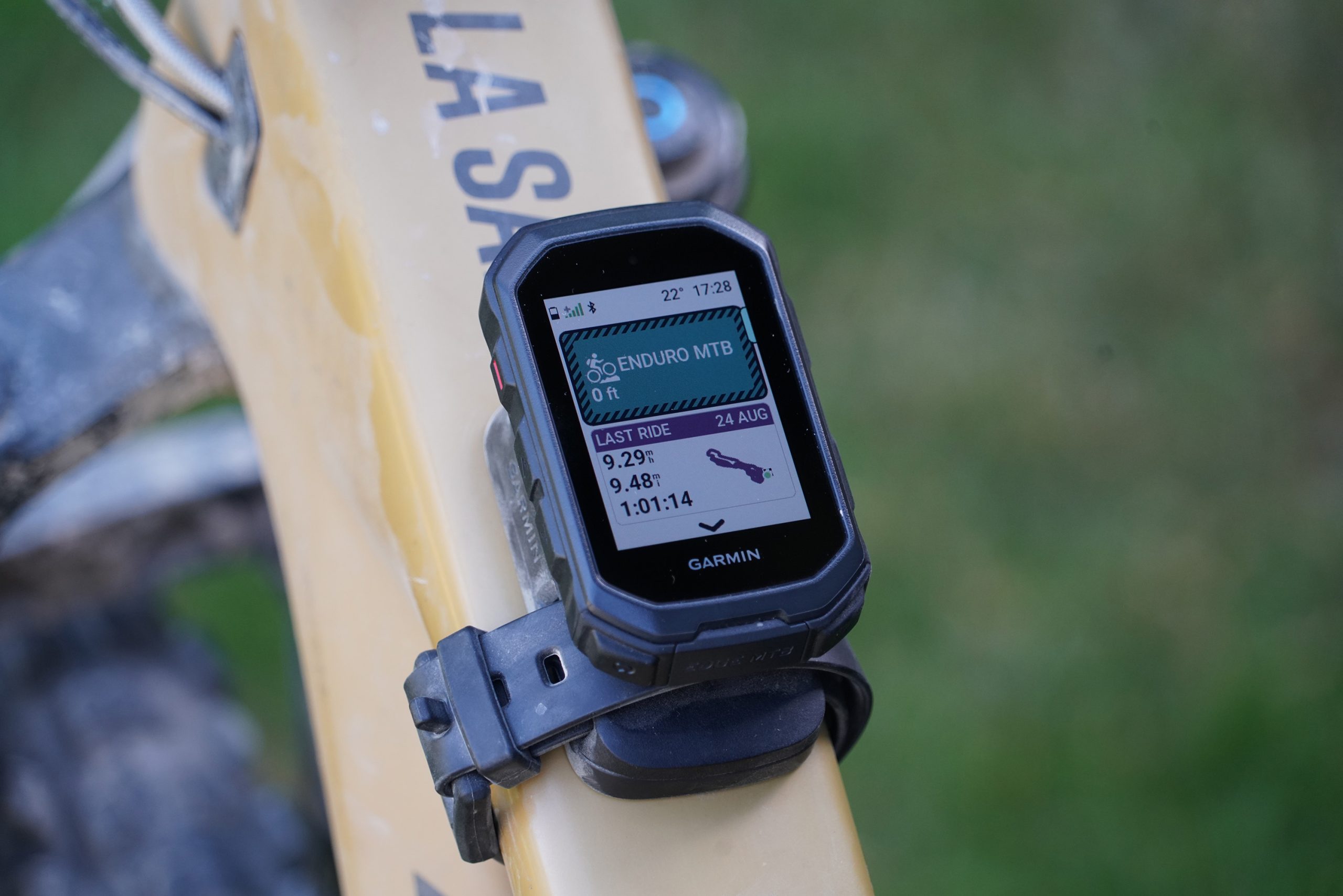 Garmin Edge MTB on mountain bike