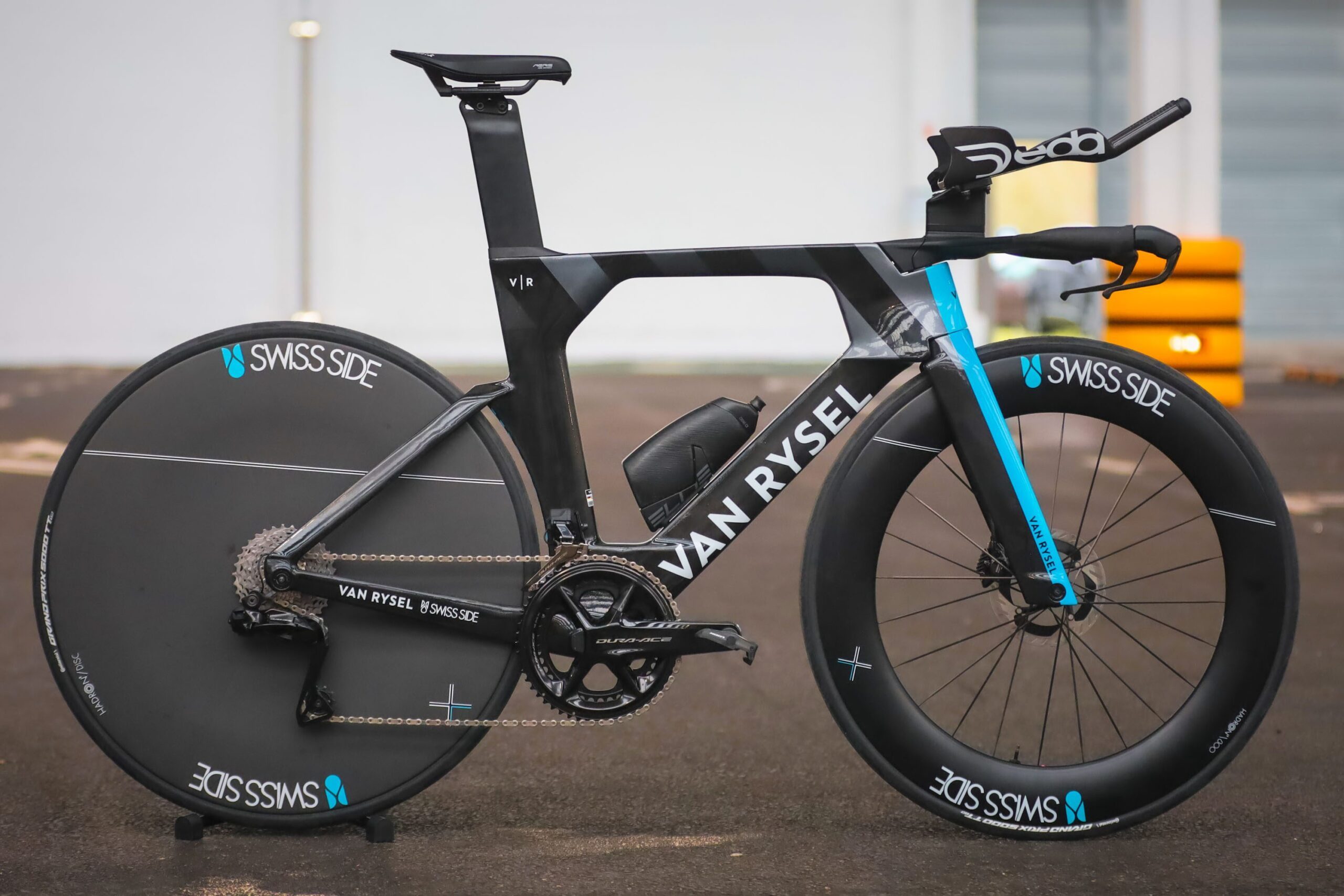 Van Rysel XCR time trial bike