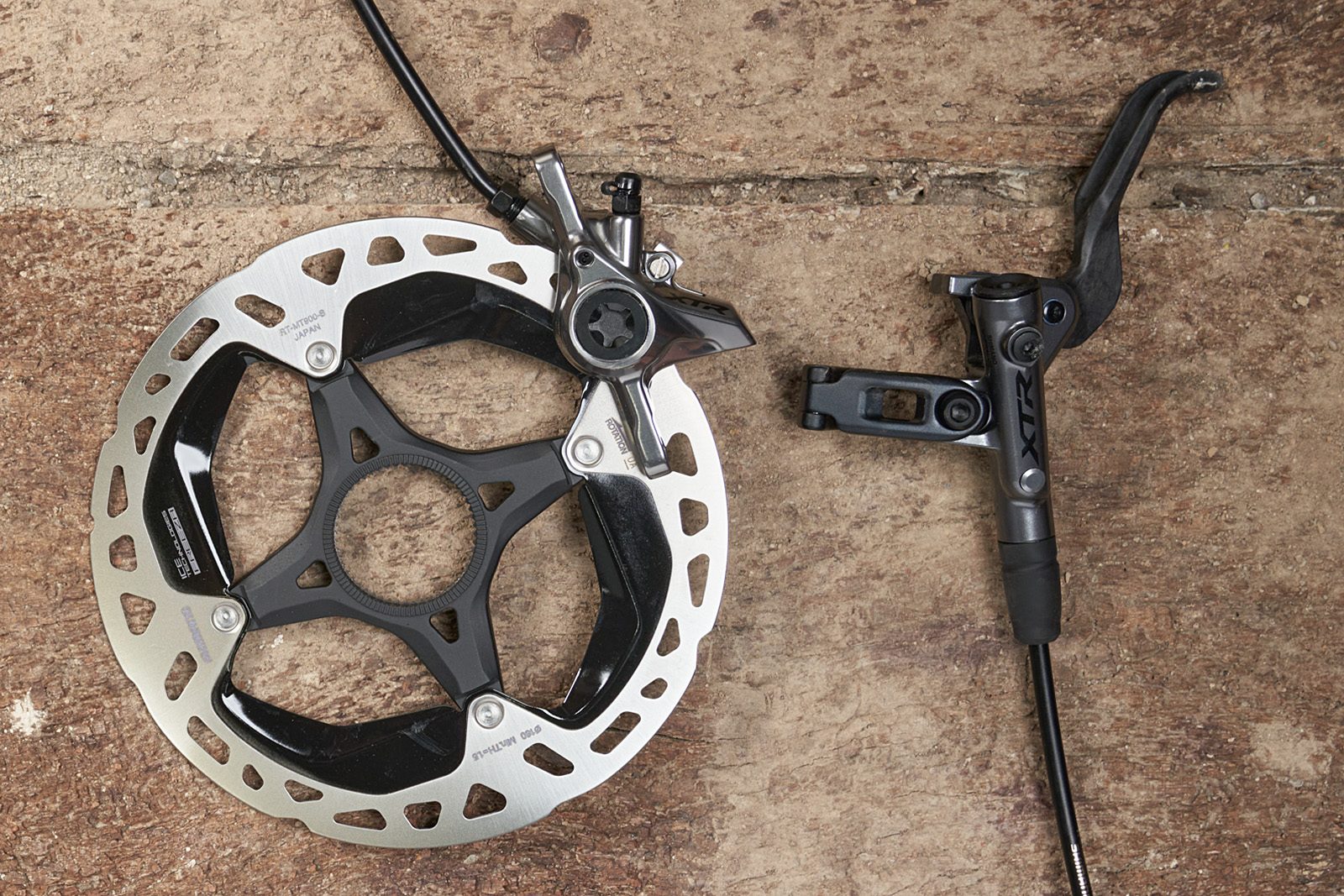 Shimano XTR M9100 - 01 Shimano XTR M9100 mountain bike disc brakes - best for XC / Downcountry