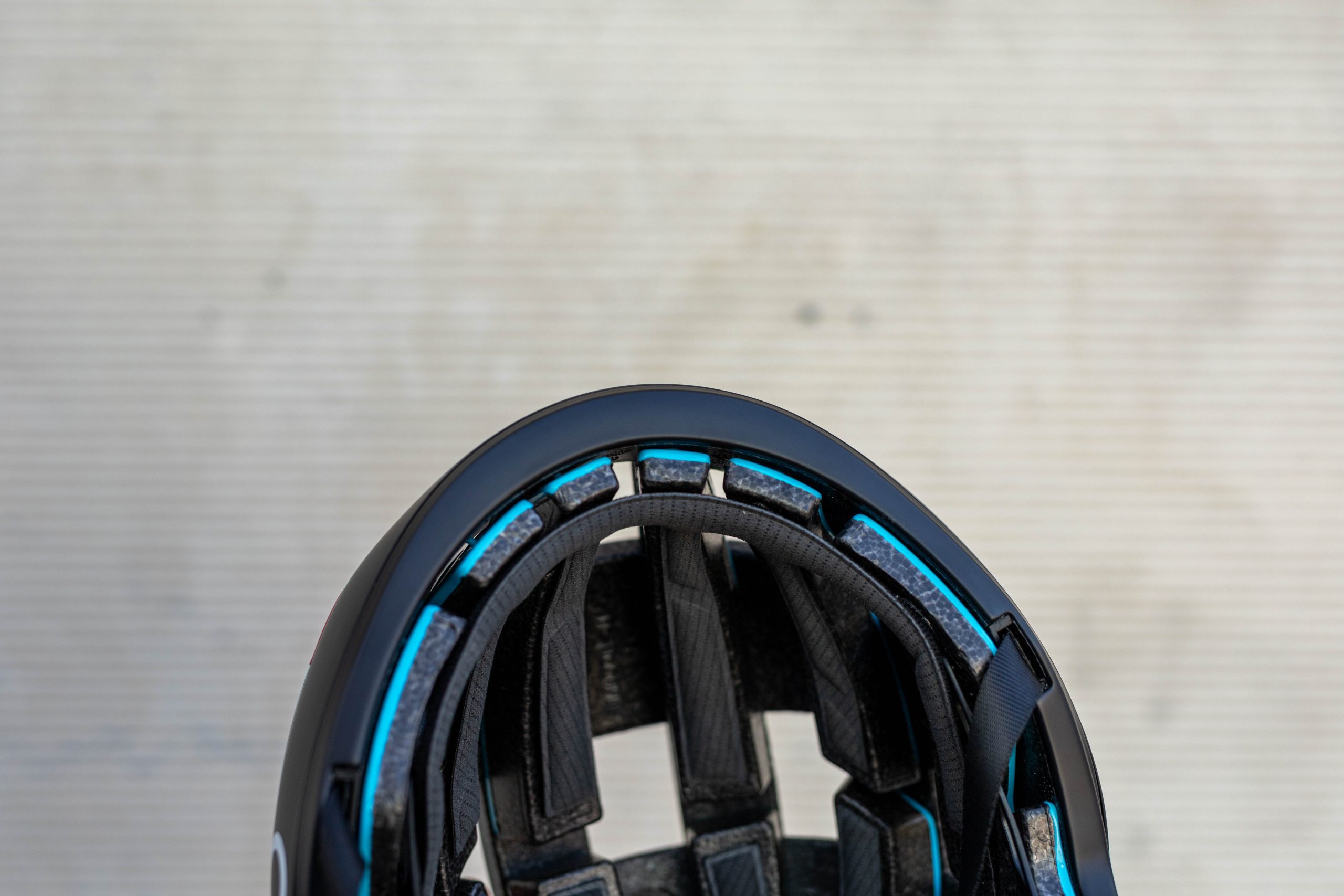 Pikio Si Oblik helmet
