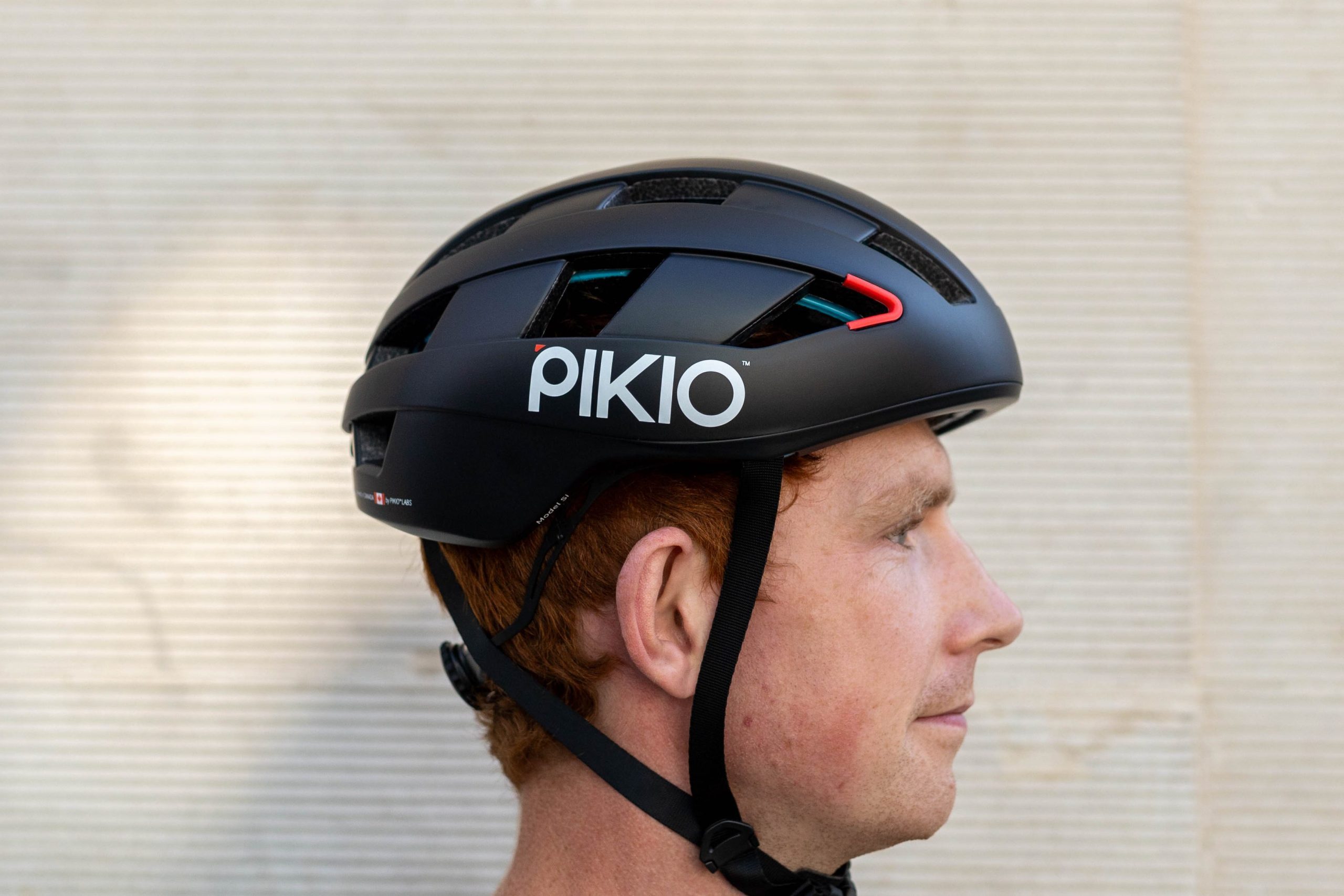 Pikio Si Oblik helmet