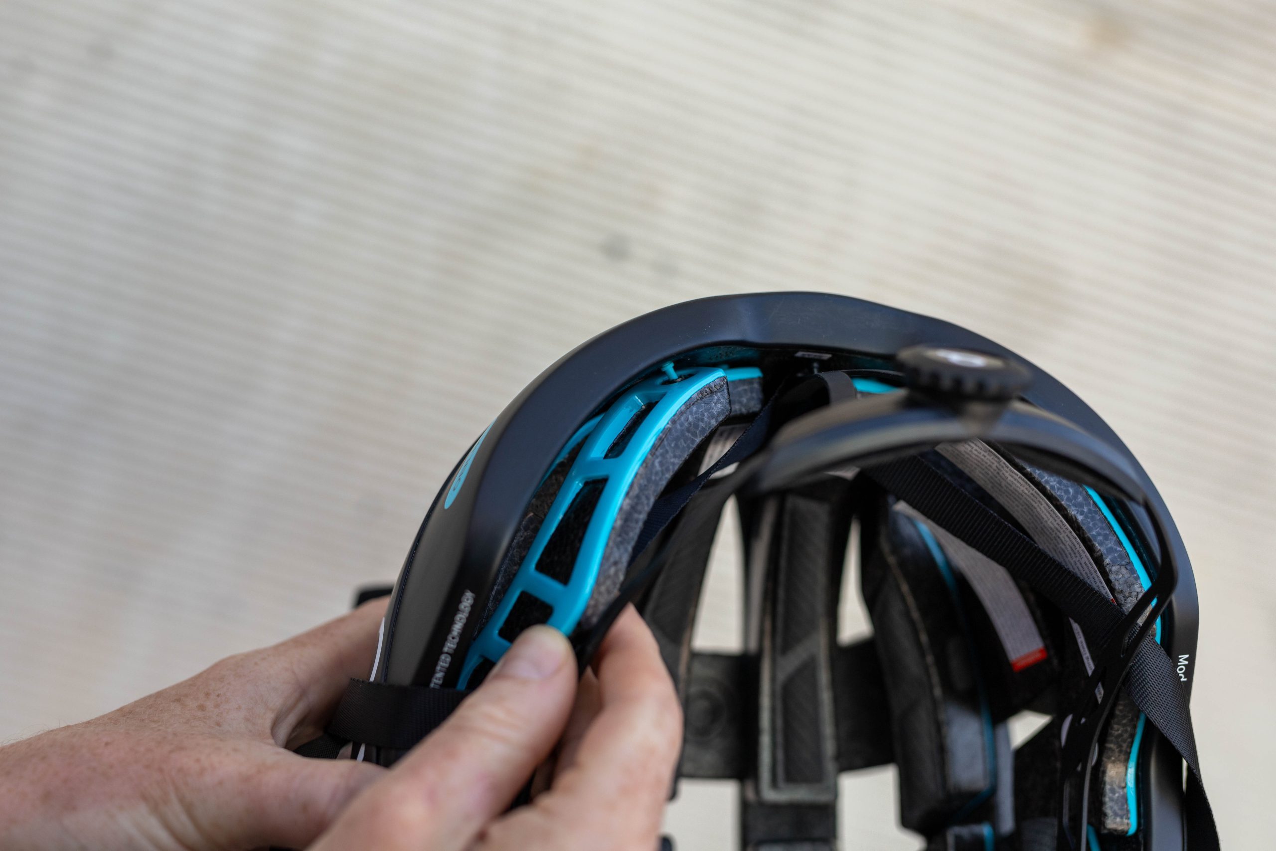 Pikio Si Oblik helmet
