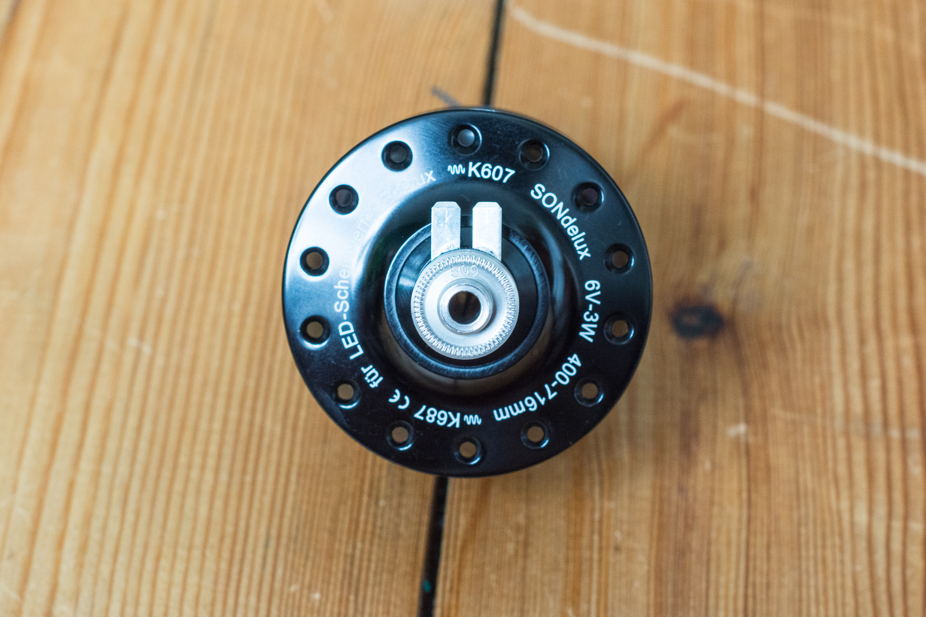SON SONDelux dynamo hub
