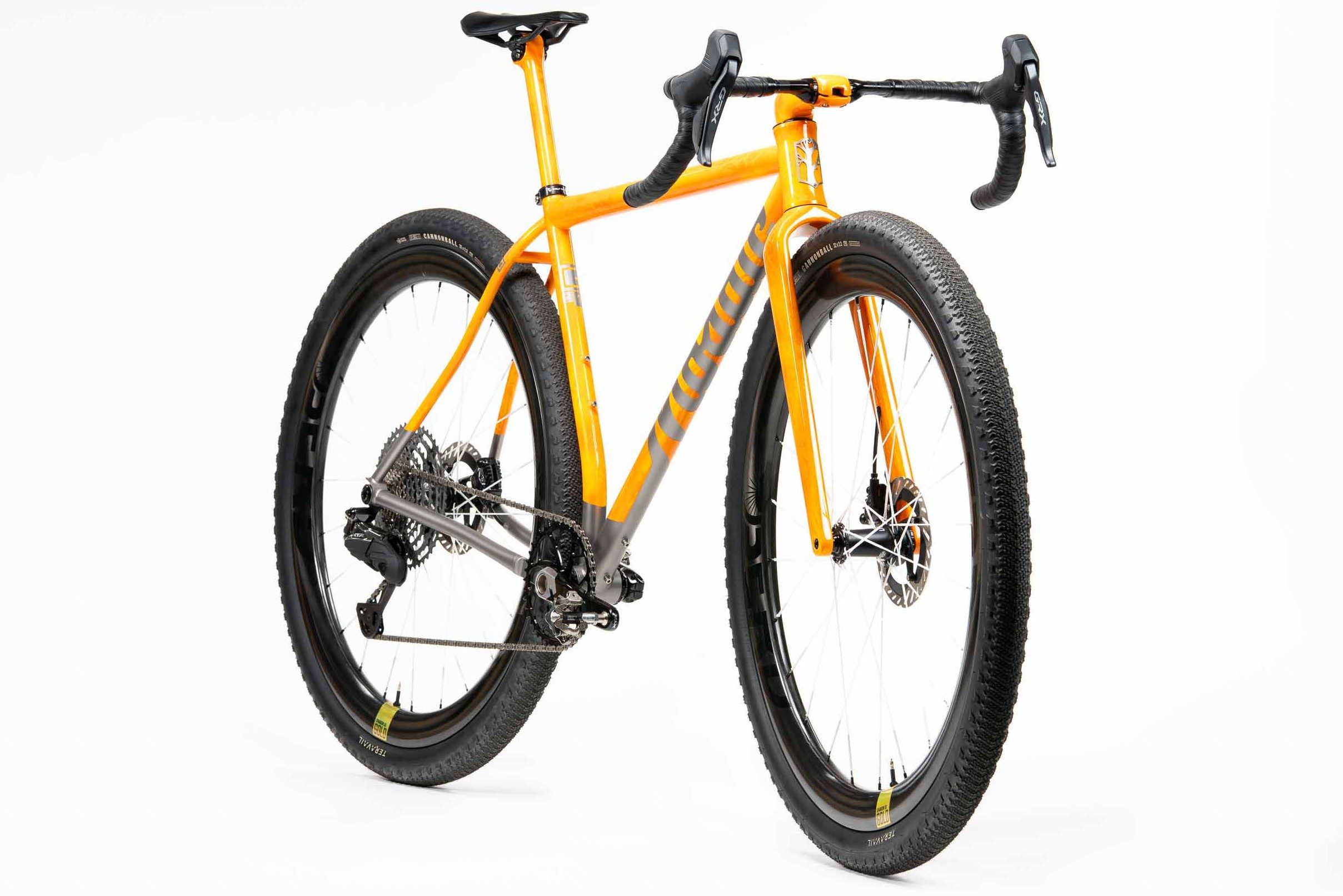 Mosaic 32in gravel bike.